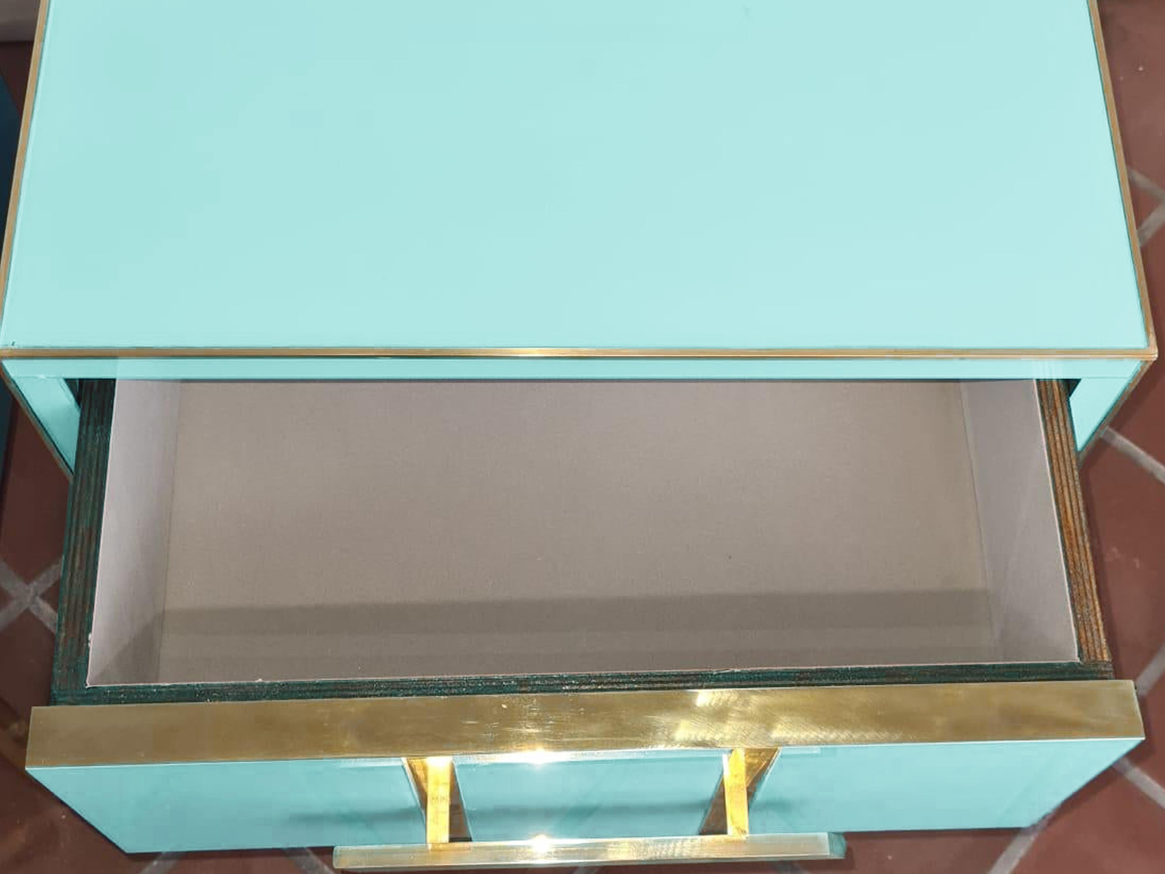 Paar Nachttische aus Birke und Muranoglas mit 2 Schubladen, Made in Italy Verfügbar (Moderne der Mitte des Jahrhunderts) im Angebot