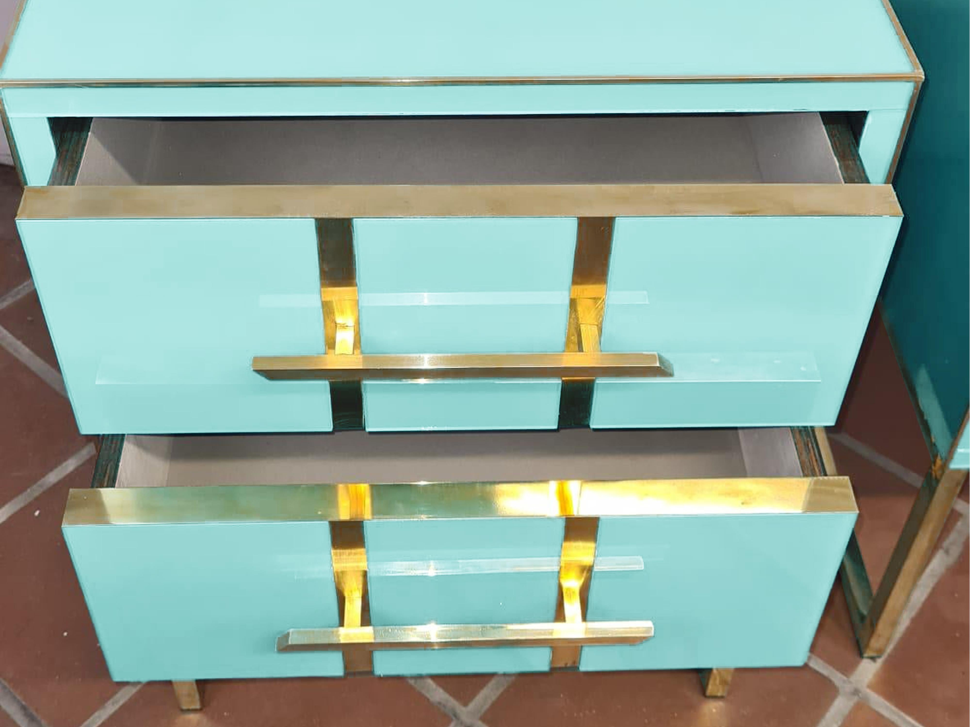 Paar Nachttische aus Birke und Muranoglas mit 2 Schubladen, Made in Italy Verfügbar (Italian) im Angebot