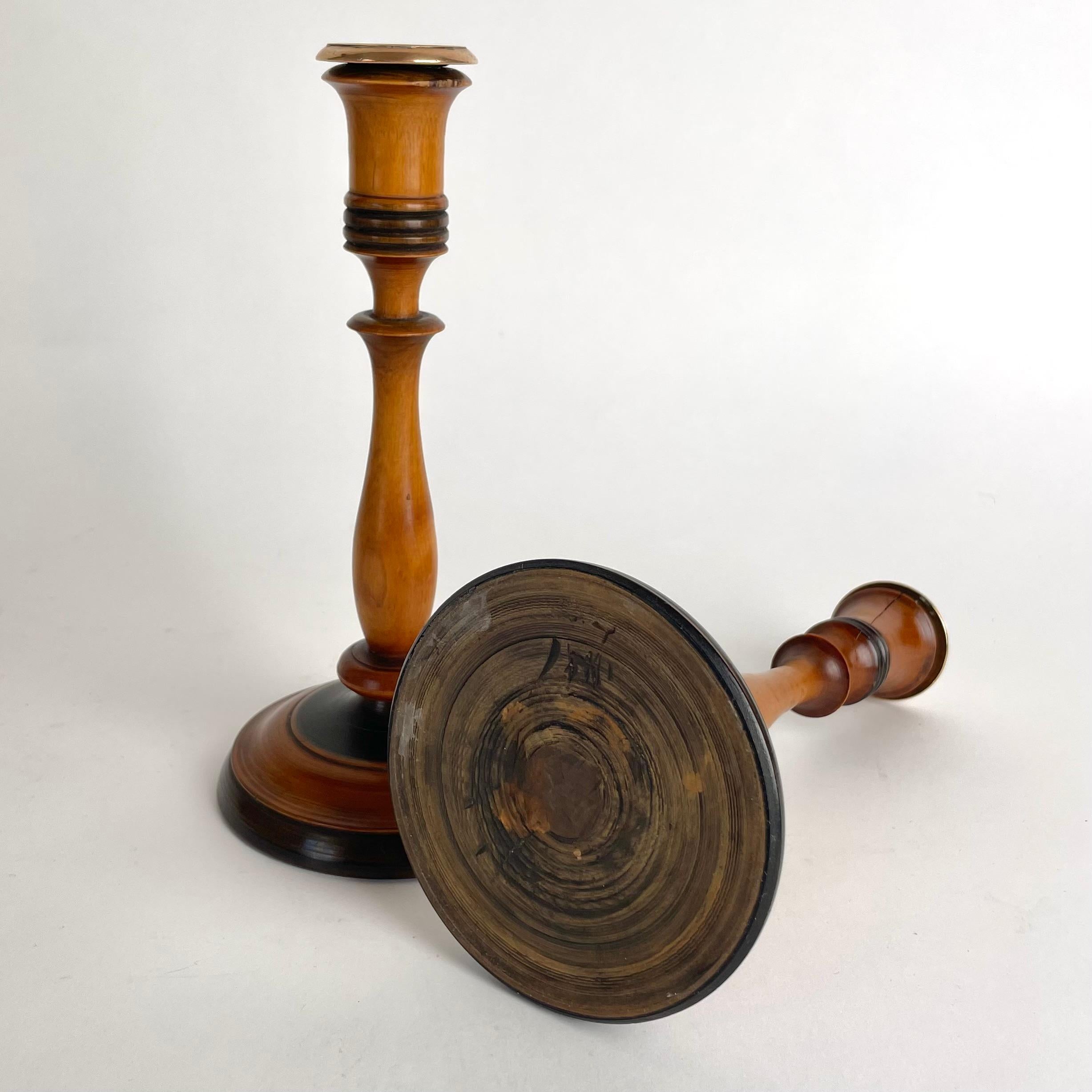 Pair of Birch Candlesticks in Swedish Karl-Johan from the 1820s-1830s For Sale 3