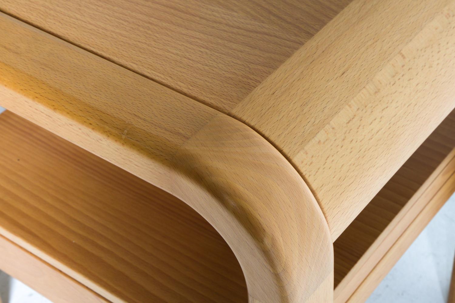 Paire de tables de nuit en bouleau A.I.C. C. 1980 en vente 4