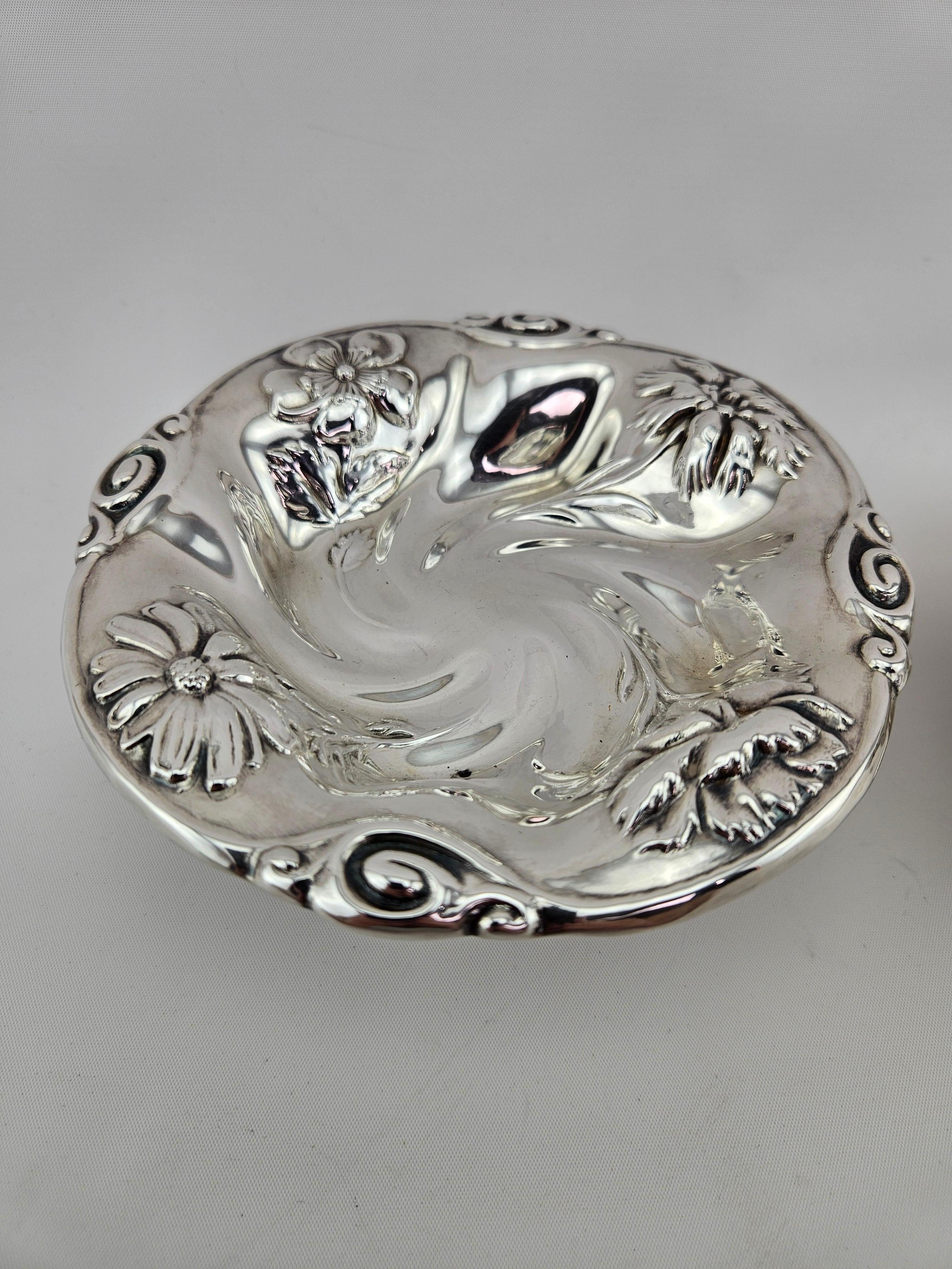 Pareja de cuencos Birks de plata de ley para servir caramelos. Peso: 192 gramos.
