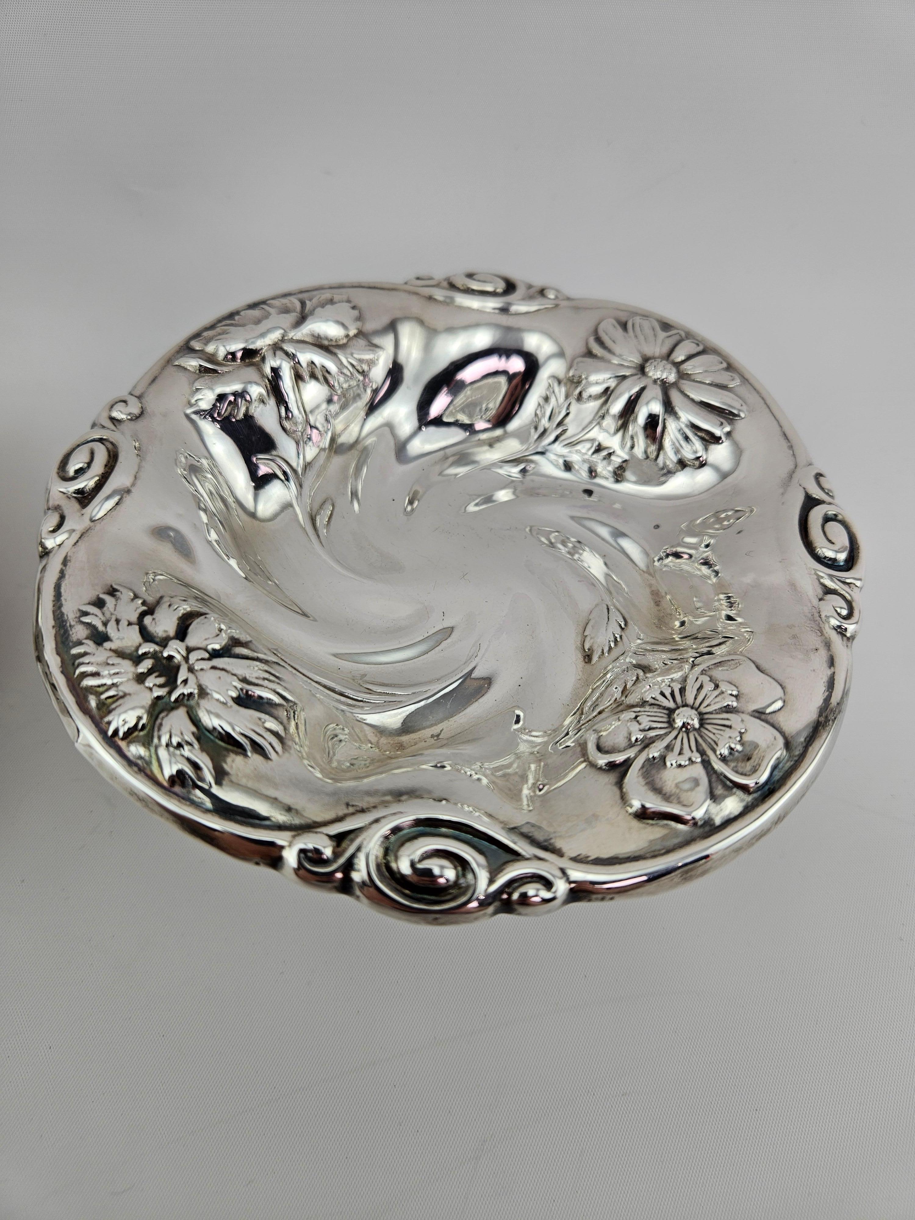 Pareja de dulceras Birks de plata de ley Canadiense en venta