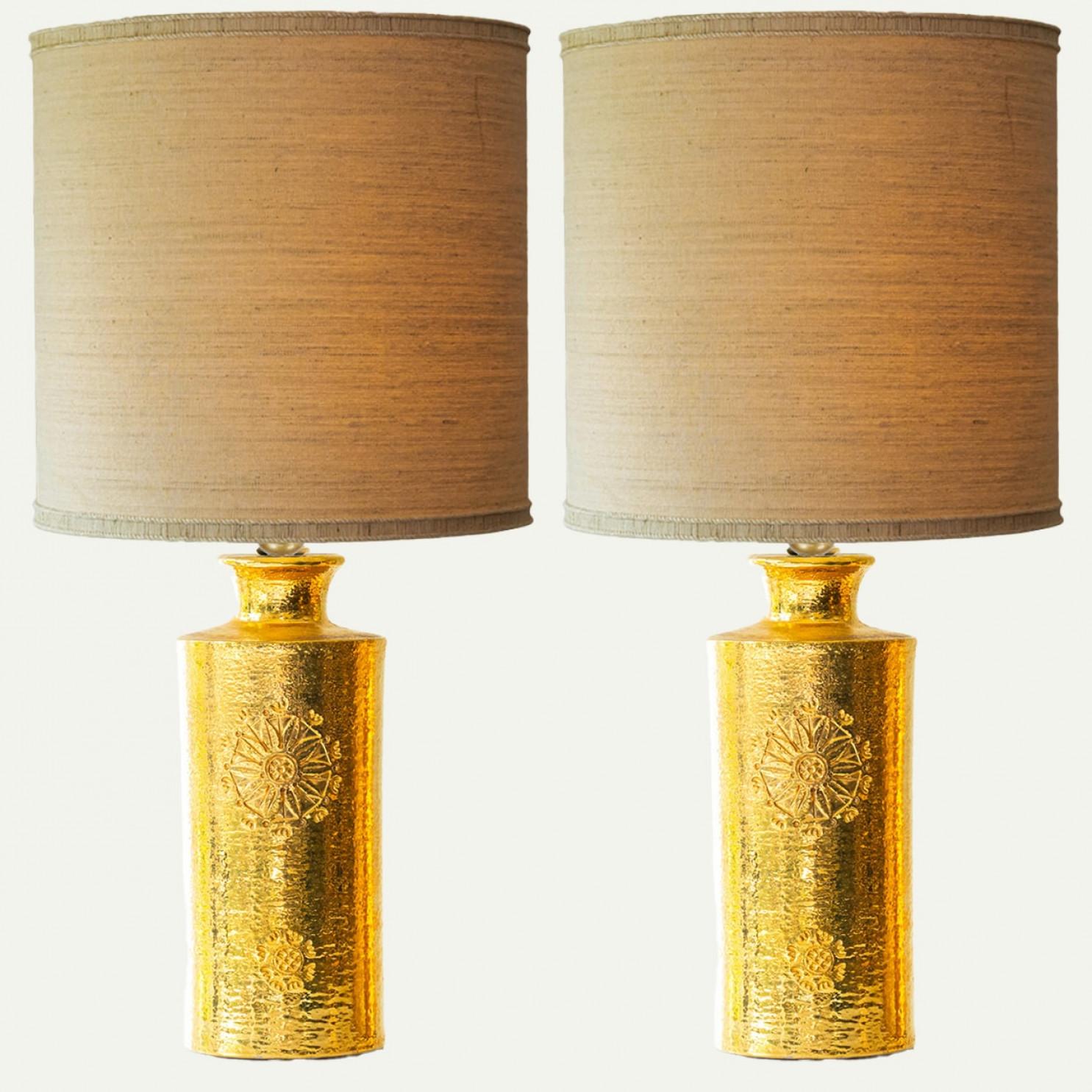 Pareja de lámparas de sobremesa de cerámica Bitossi, pantalla de seda de R. Houben Francés en venta