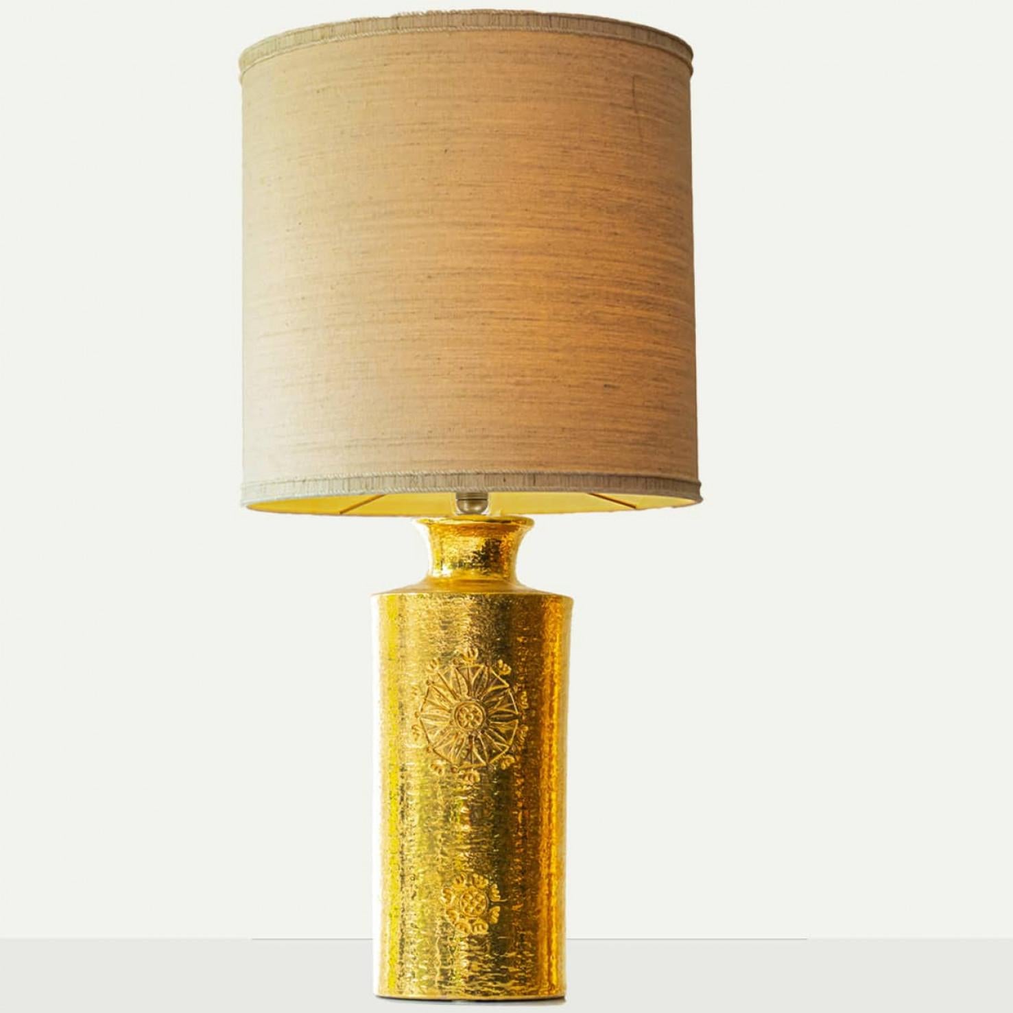 Pair of Bitossi Ceramic FLoor Table Lamps, Silk Lampshade by R. Houben (Ende des 20. Jahrhunderts) im Angebot