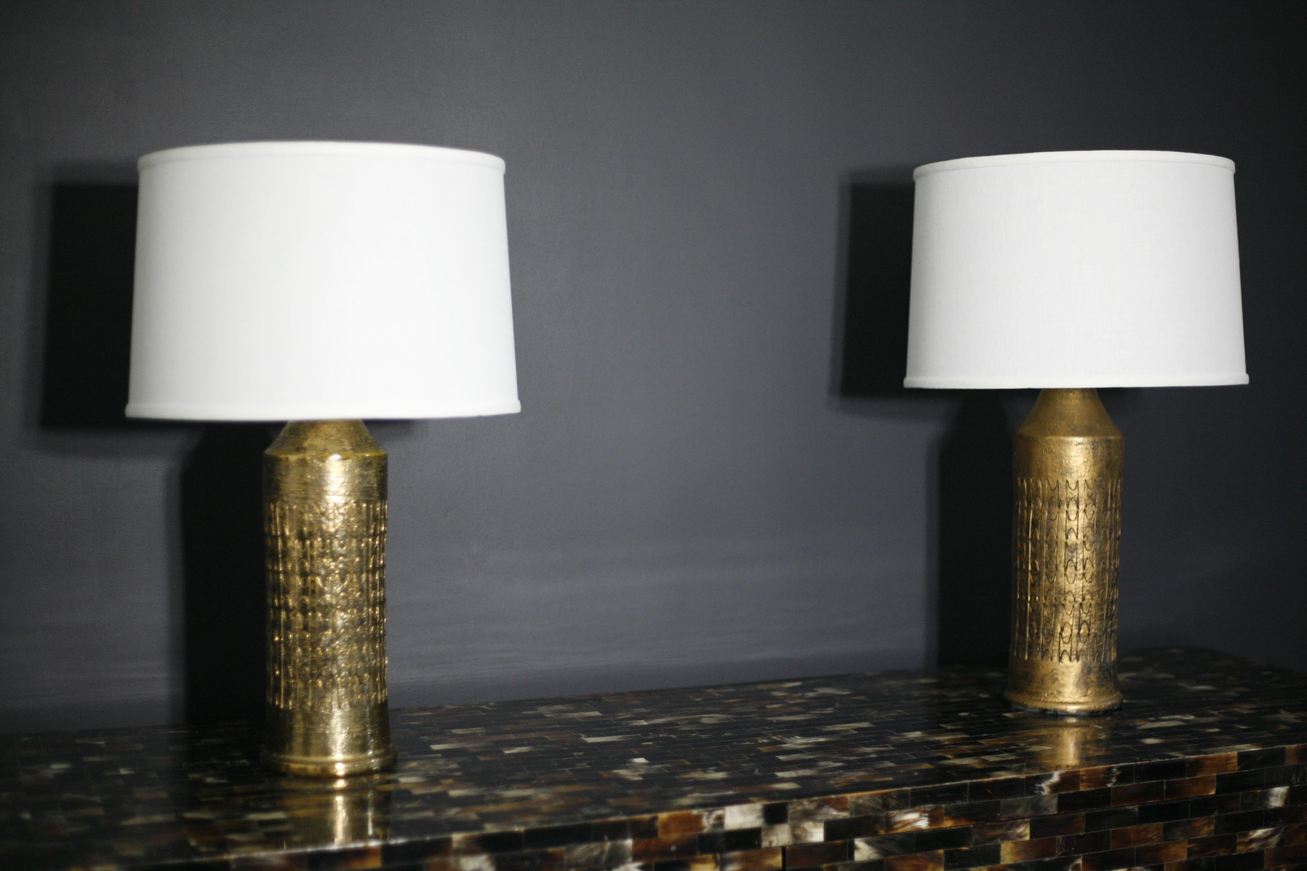 Hand-Crafted Pair of Bitossi Ceramic Lamps Gold Glaze, Italy, 1970 For Sale
