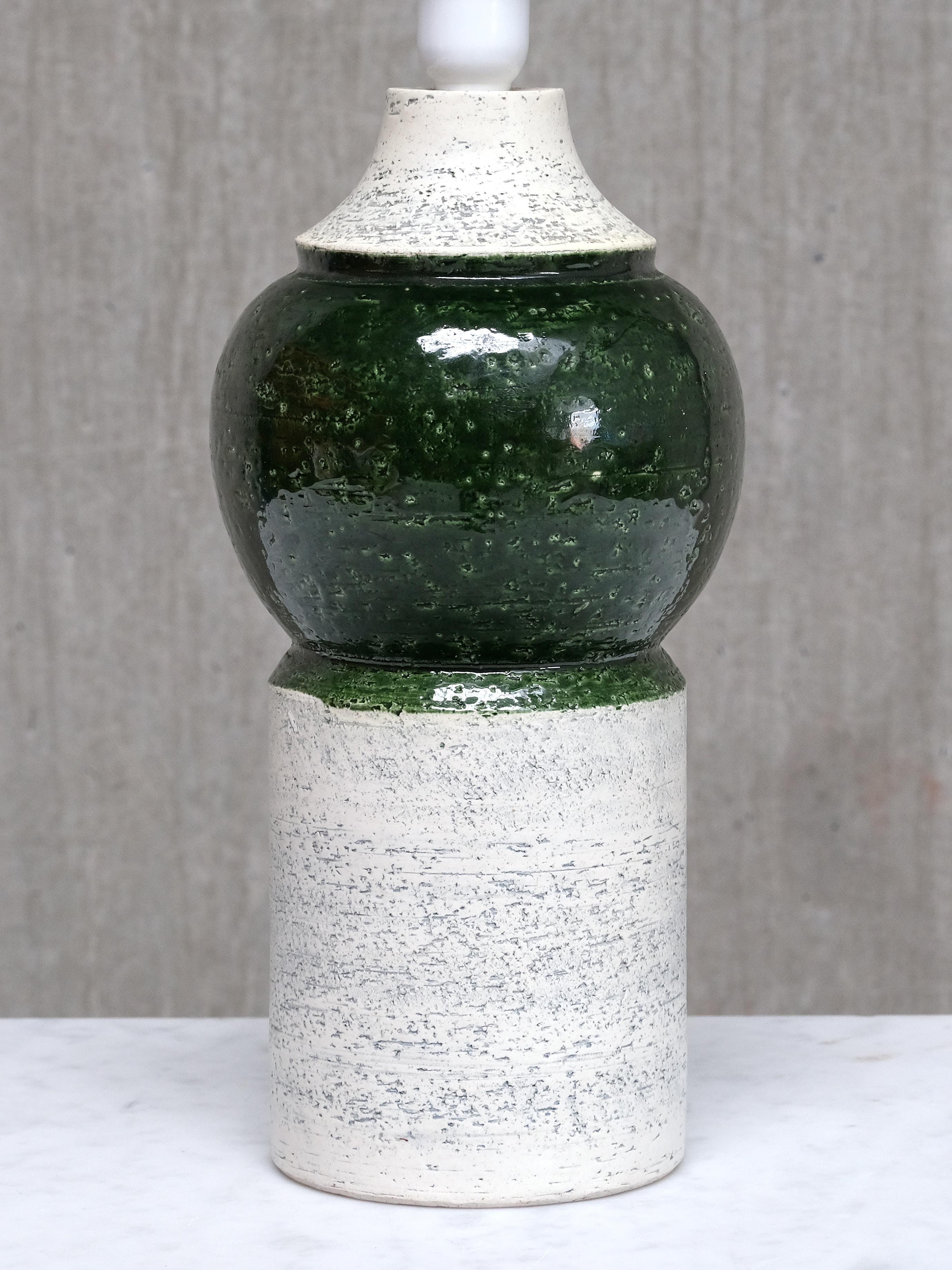 Céramique Paire de lampes de table en céramique Bitossi avec sphères émaillées vertes, Bergboms, 1960 en vente