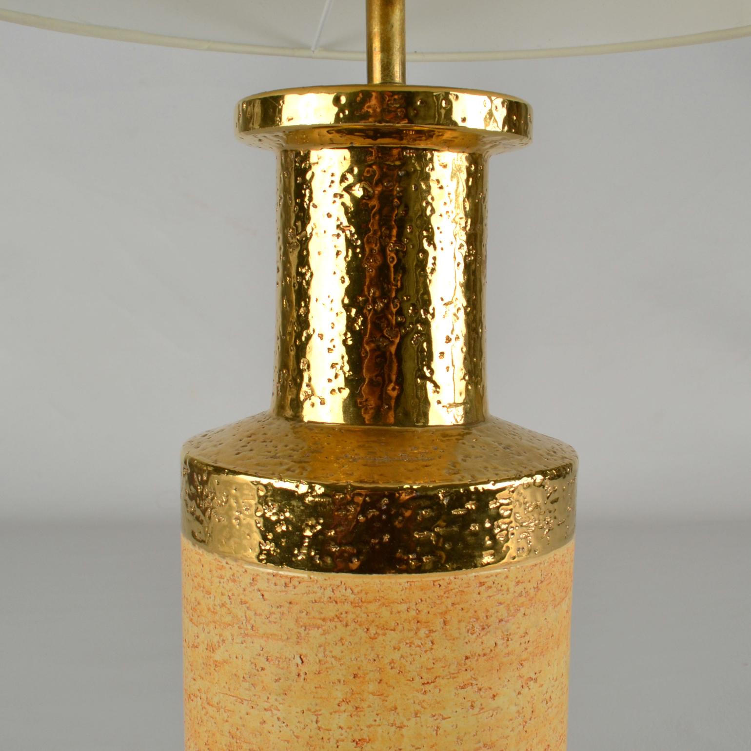 Late 20th Century Pair of Bitossi Gold and Stoneware Ceramic Italian Table Lamps For Sale