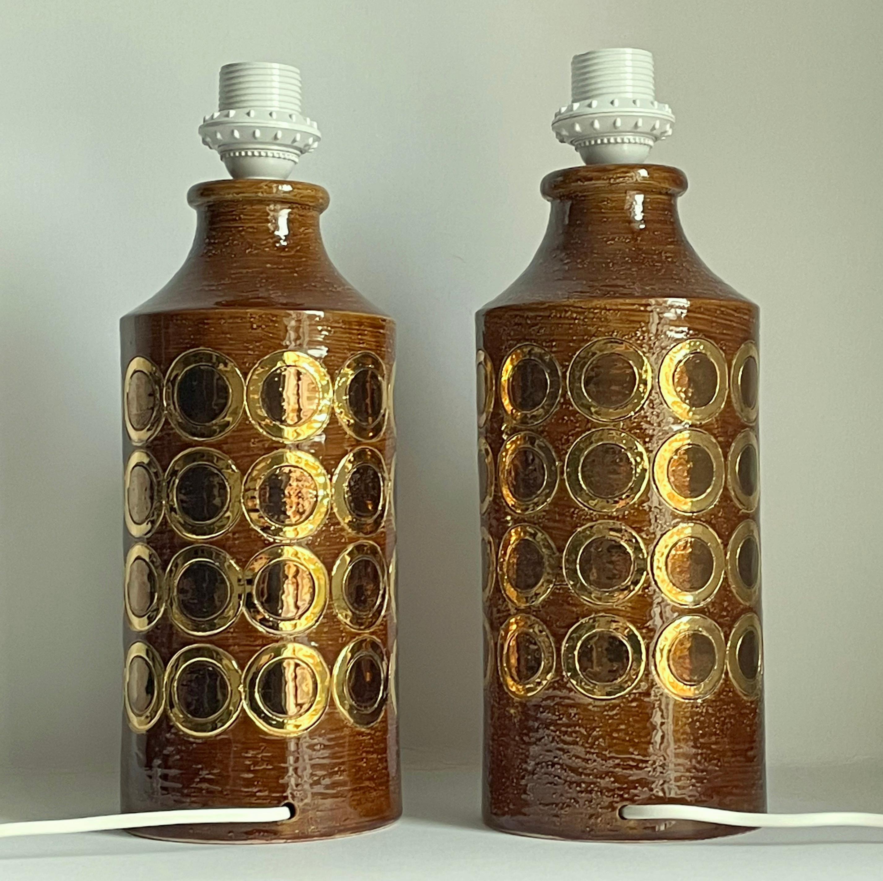 Pair of Bitossi Table Lamps by Aldo Londi, Brown & Gold Glazed Ceramic, 1970s In Good Condition For Sale In Stockholm, SE