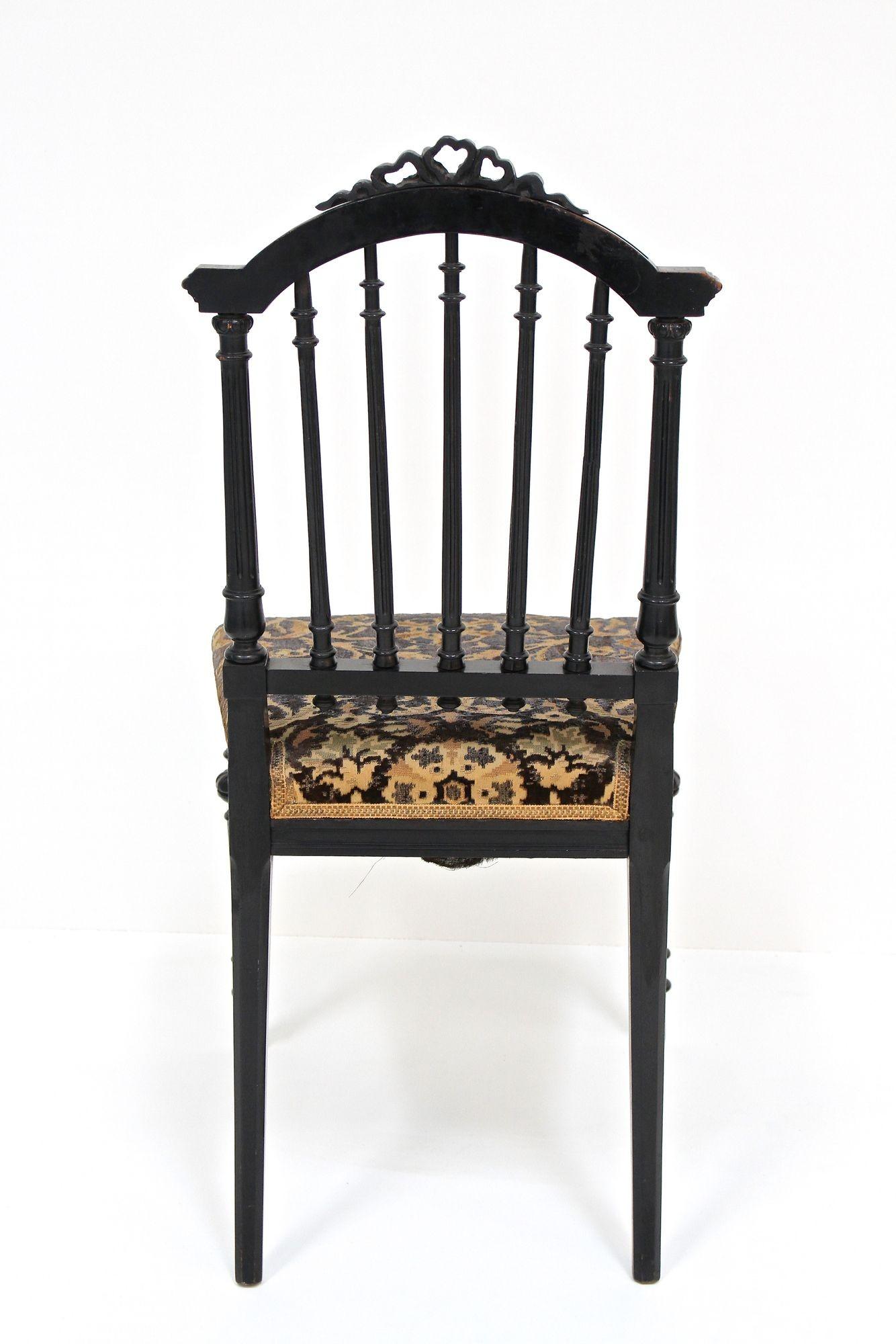 Paar schwarze Beistellstühle aus dem 19. Jahrhundert, Originalpolsterung – FR ca. 1870 im Angebot 5