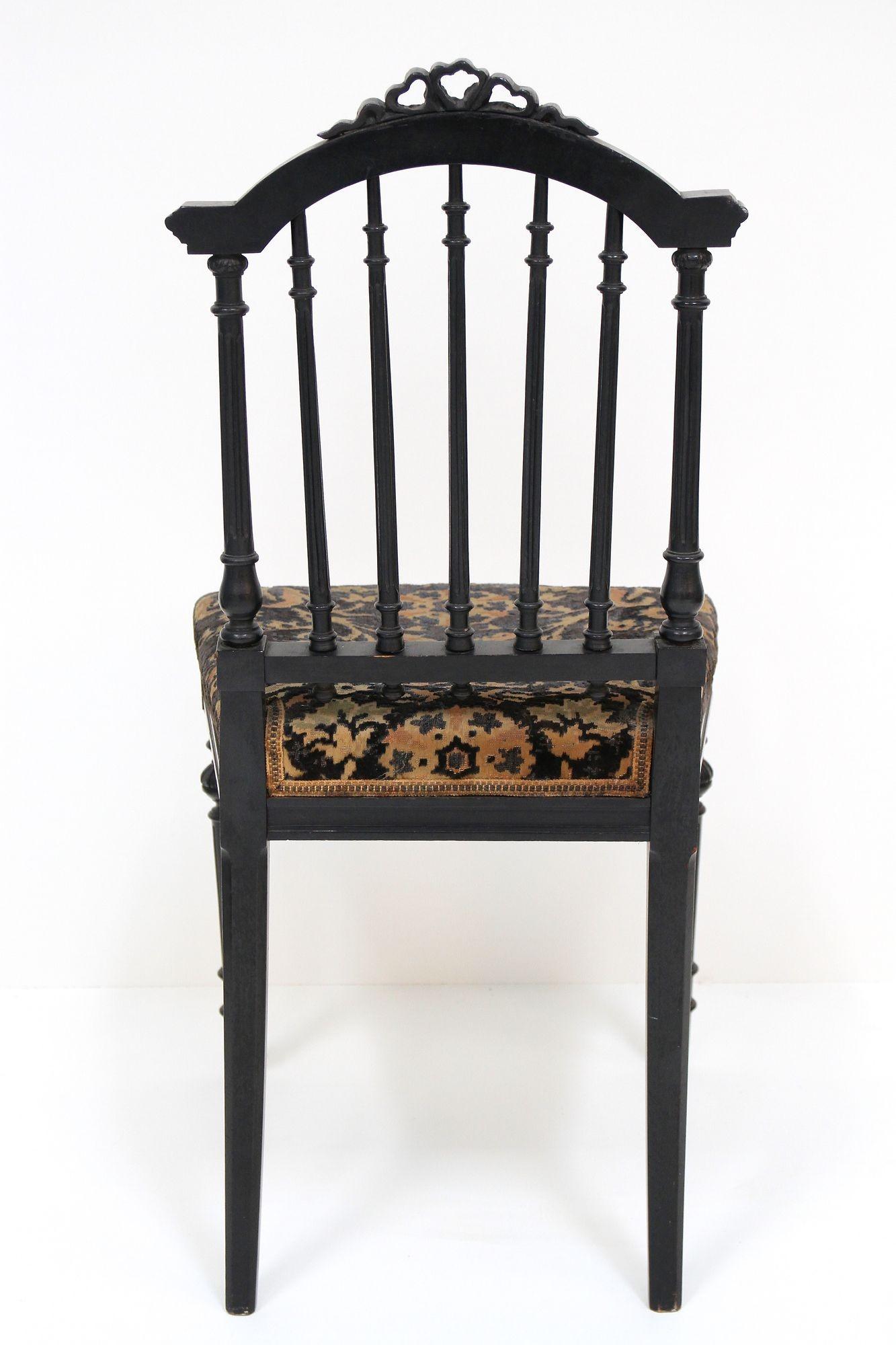 Paar schwarze Beistellstühle aus dem 19. Jahrhundert, Originalpolsterung – FR ca. 1870 im Angebot 13