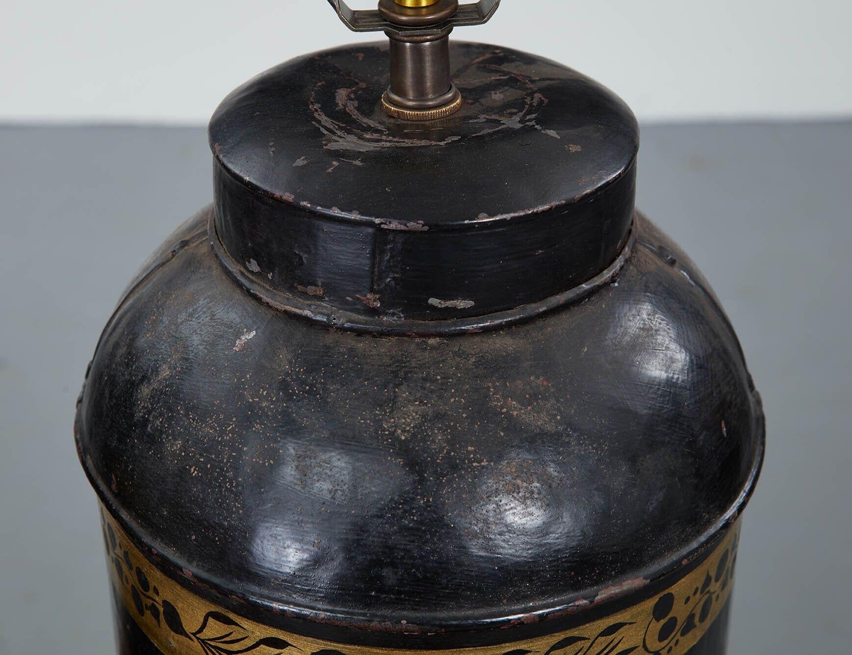 Late 19th Century Pair of Black and Gold Tea Tin Lamps For Sale