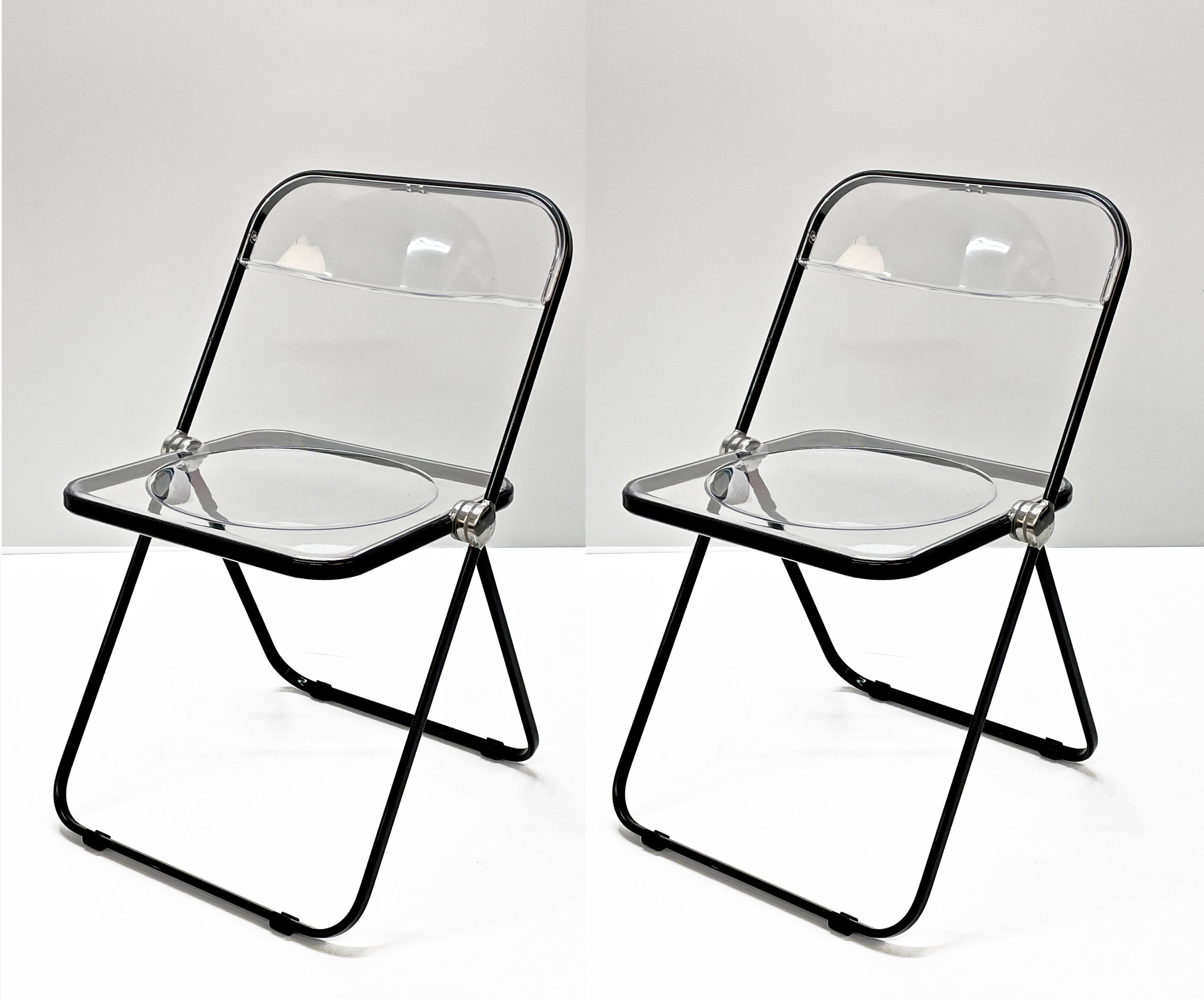 Pair of Black and Transparent Plia Chairs Giancarlo Piretti for Castelli Italy For Sale 4