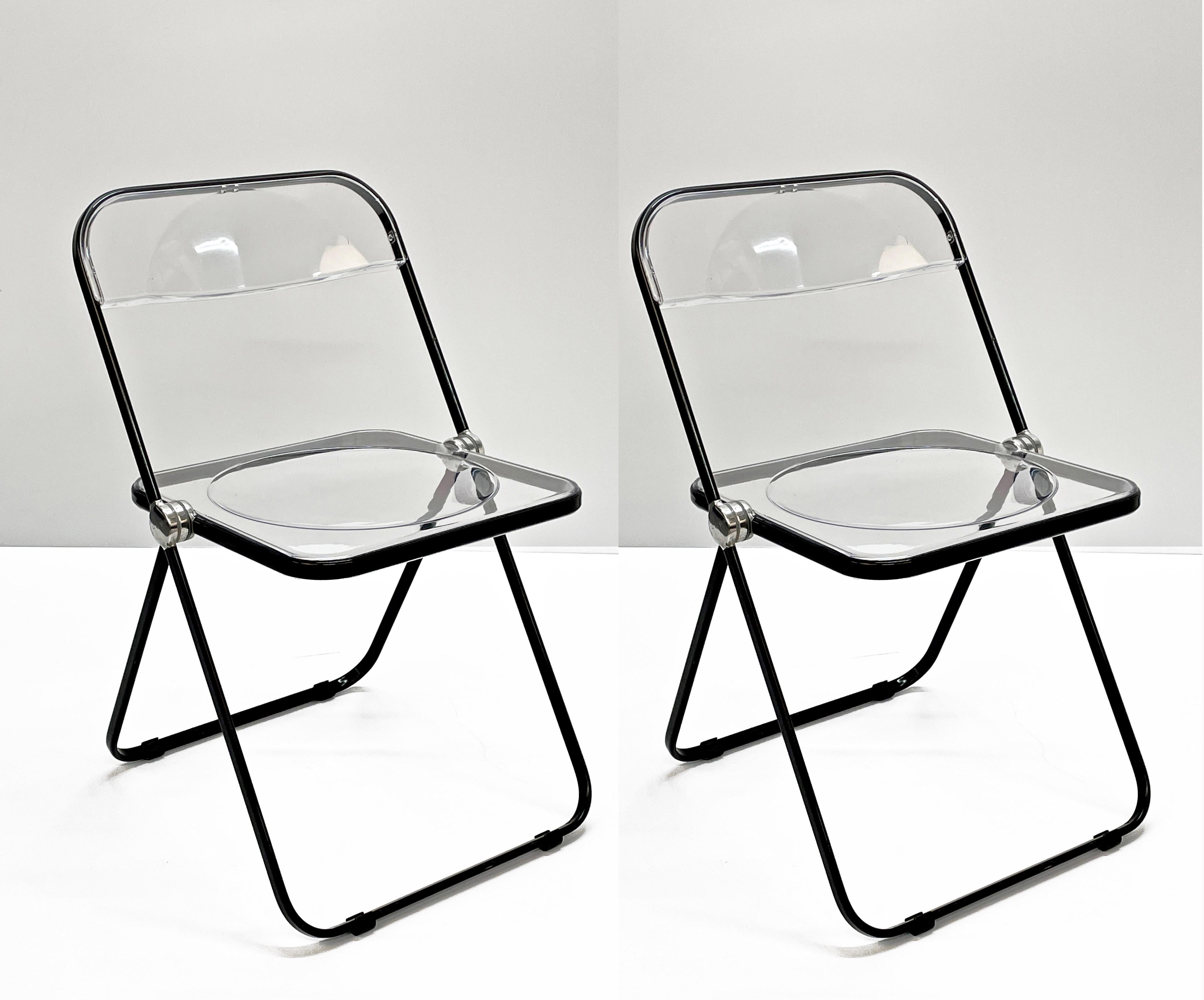 Pair of Black and Transparent Plia Chairs Giancarlo Piretti for Castelli Italy For Sale 5