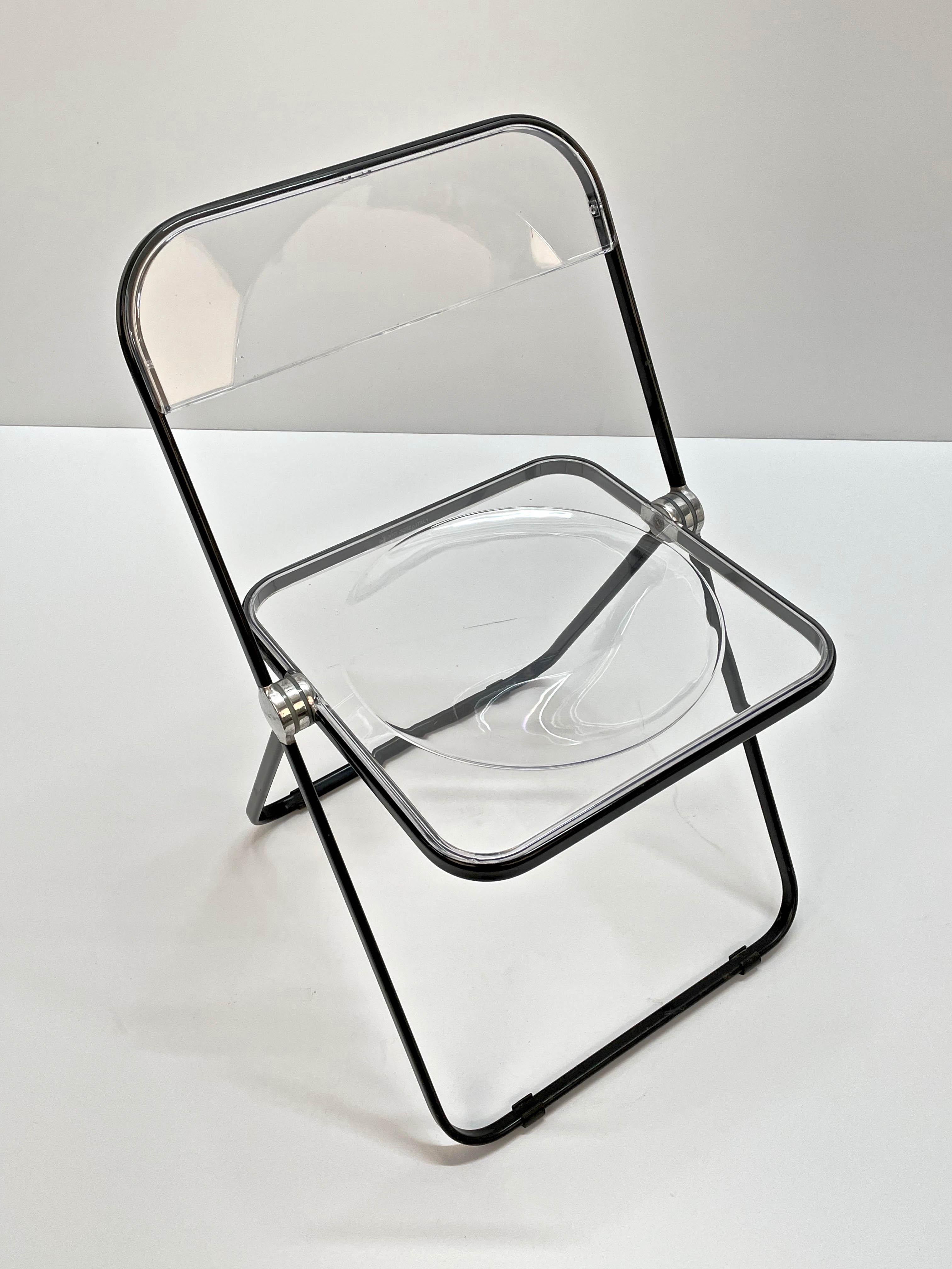Pair of Black and Transparent Plia Chairs Giancarlo Piretti for Castelli Italy For Sale 8