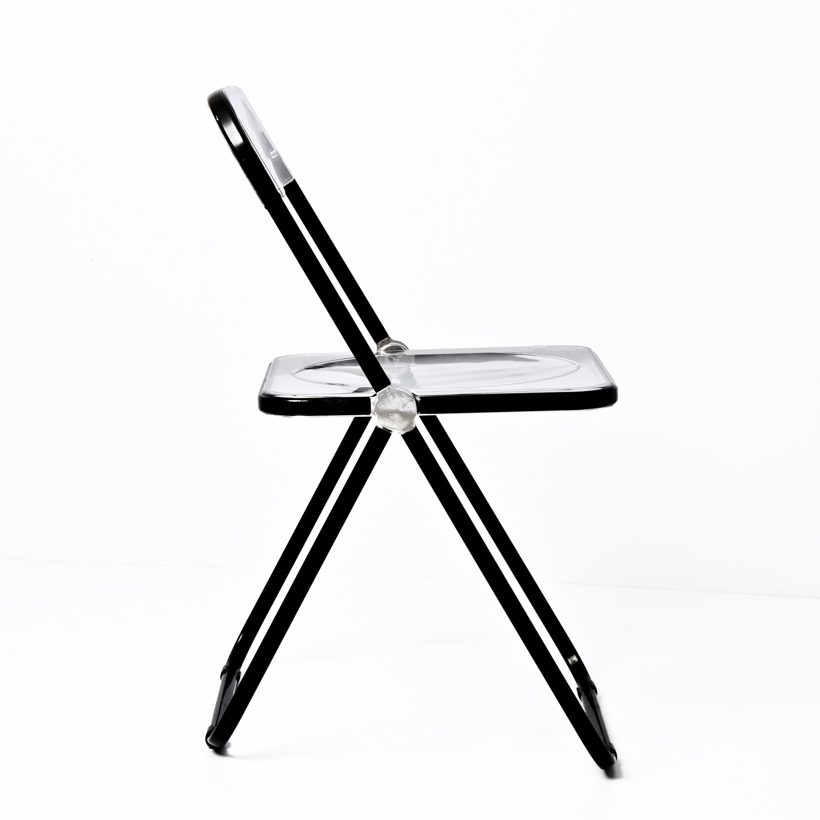 Aluminium Paire de chaises Plia noires et transparentes Giancarlo Piretti pour Castelli, Italie en vente