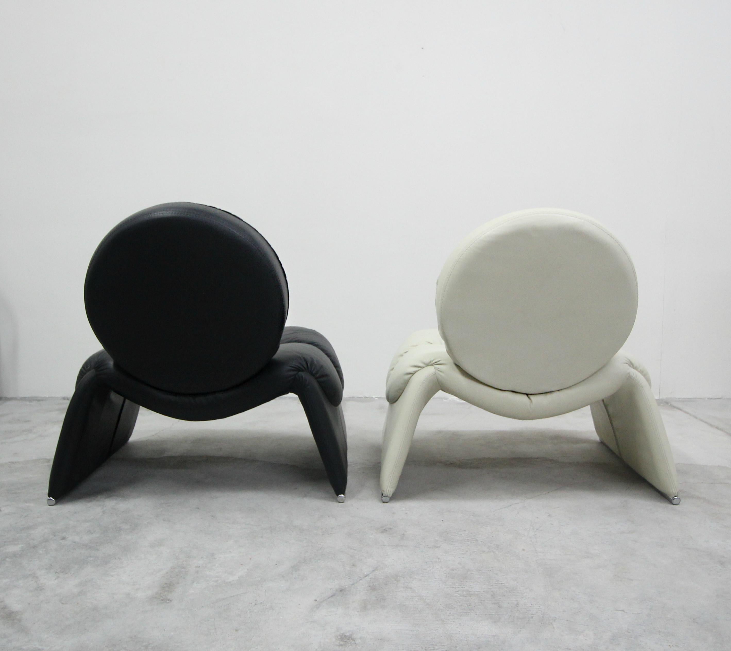 Pair of Black and White Leather Vintage Italian Lounge Chairs 1