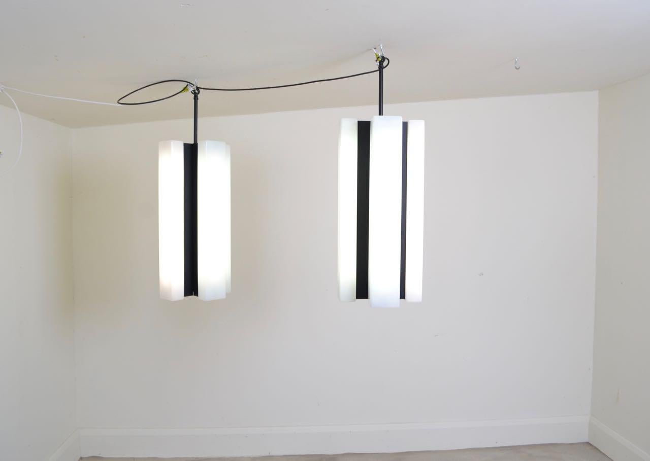 Italian Pair of Black and White Modernist Pendant Lights, Italy, 1970 For Sale