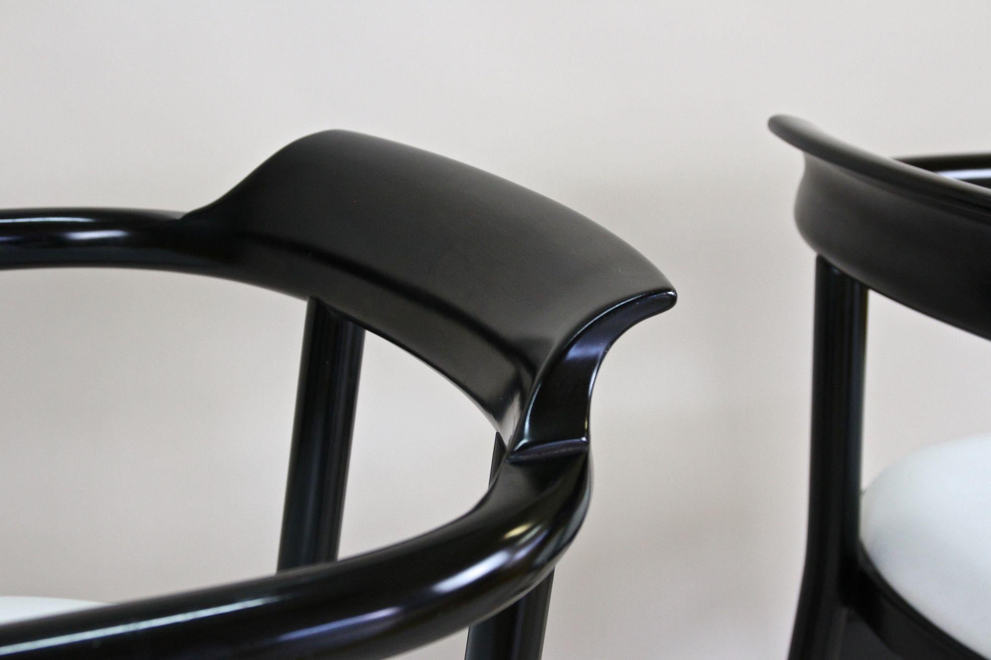 Pair of Black Armchairs with White Leather Upholstery by Thonet, at circa 1980 For Sale 3