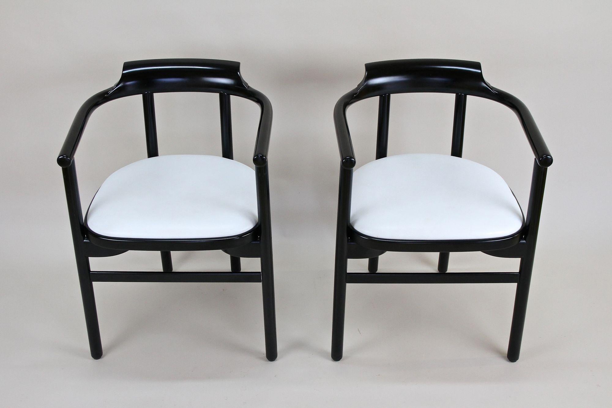 Austrian Pair of Black Armchairs with White Leather Upholstery by Thonet, at circa 1980 For Sale
