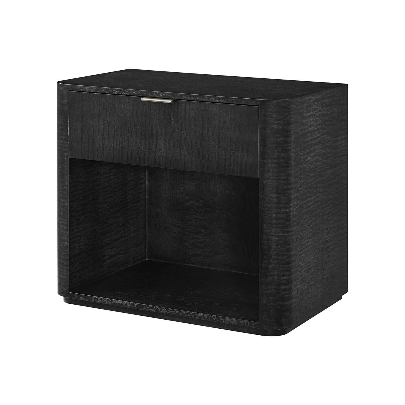 Bois Paire de tables de nuit Art déco noires en vente