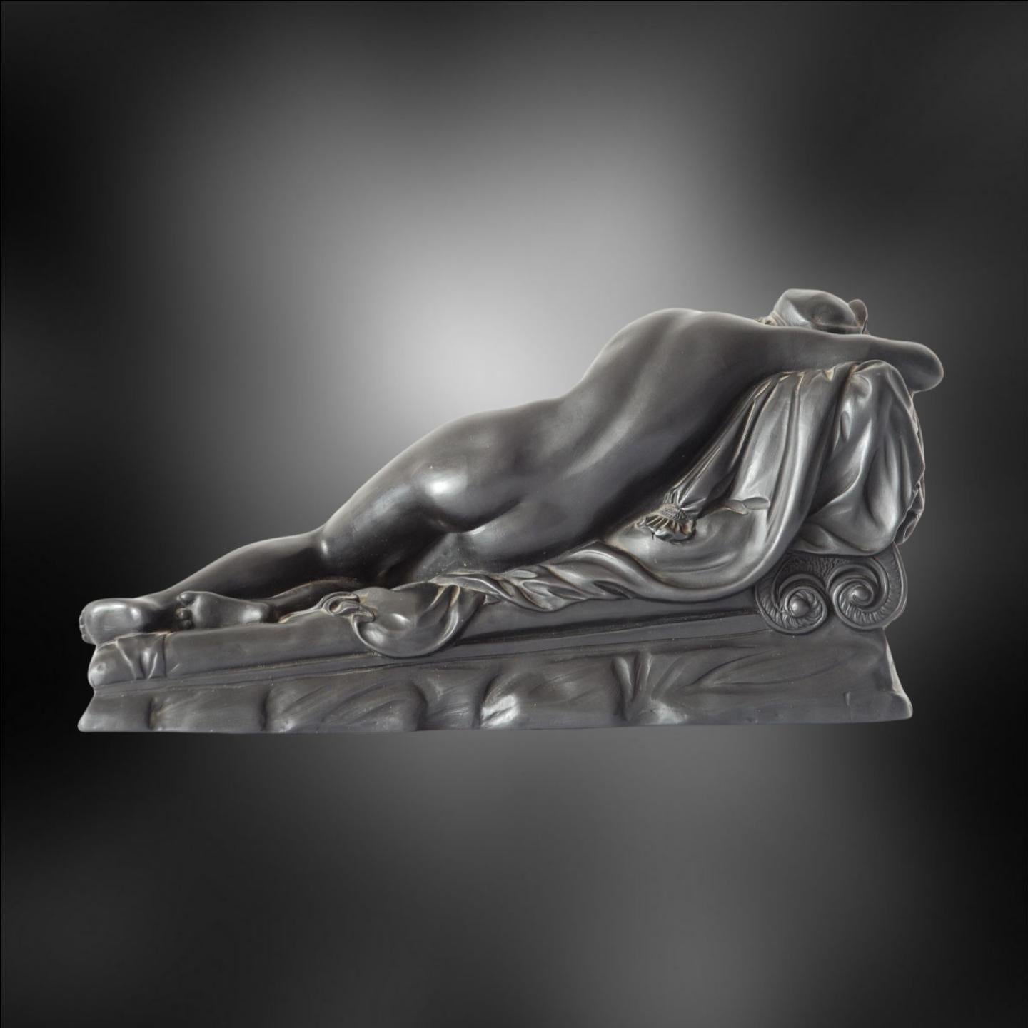 English Pair of Black Basalt Reclining Figures, Cleopatra and Lucretia, Neale circa 1780 For Sale