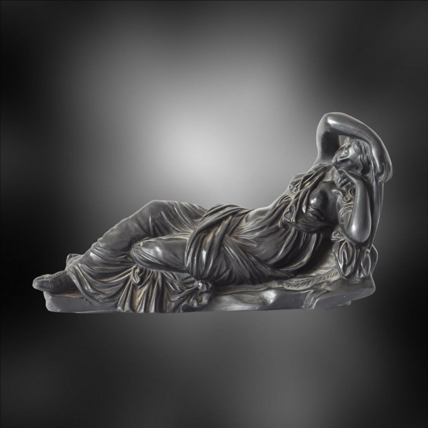Pair of Black Basalt Reclining Figures, Cleopatra and Lucretia, Neale circa 1780 In Excellent Condition For Sale In Melbourne, Victoria