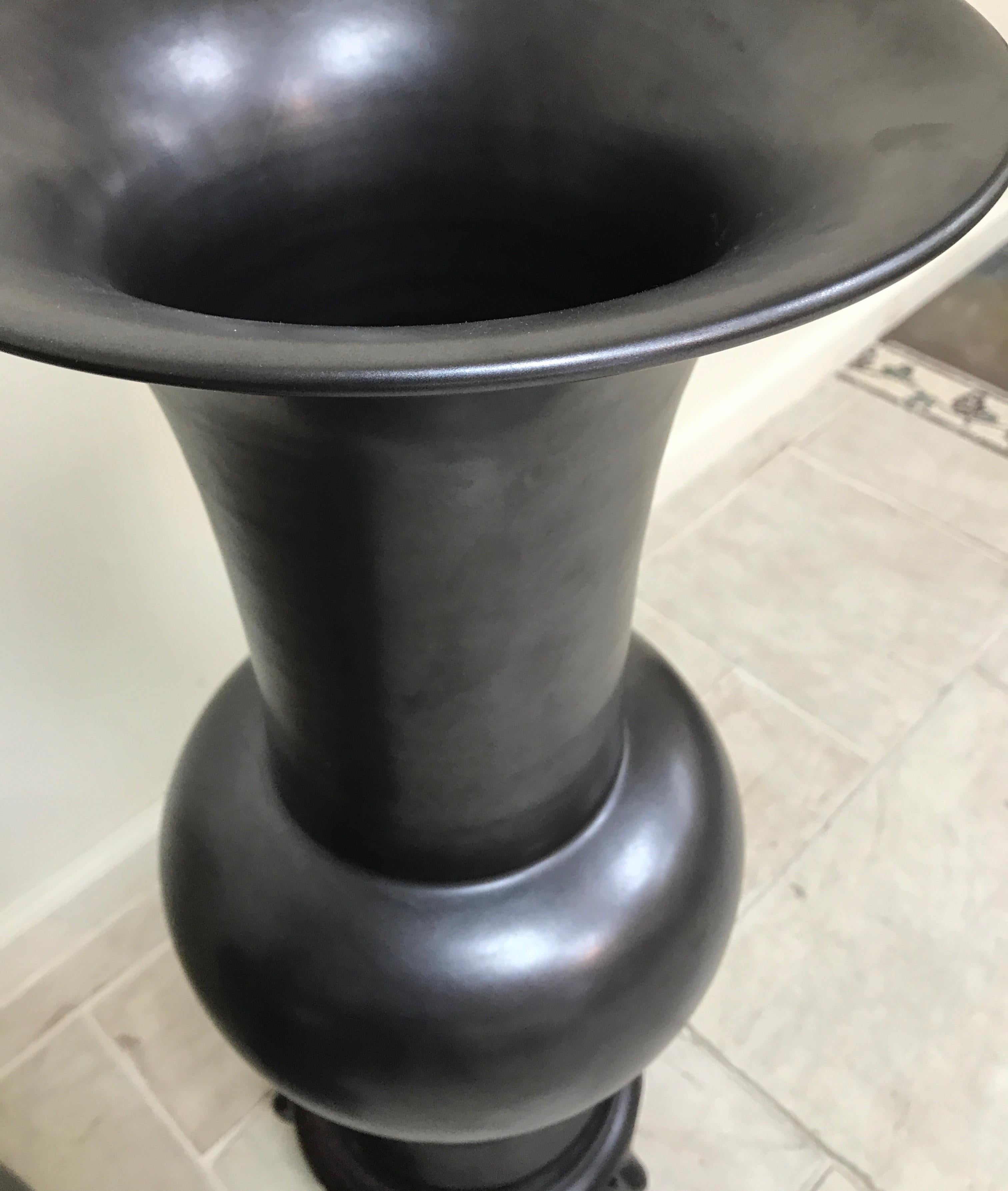 Pair of Black Basalt Temple Vases on Wood Stands In Good Condition For Sale In West Palm Beach, FL