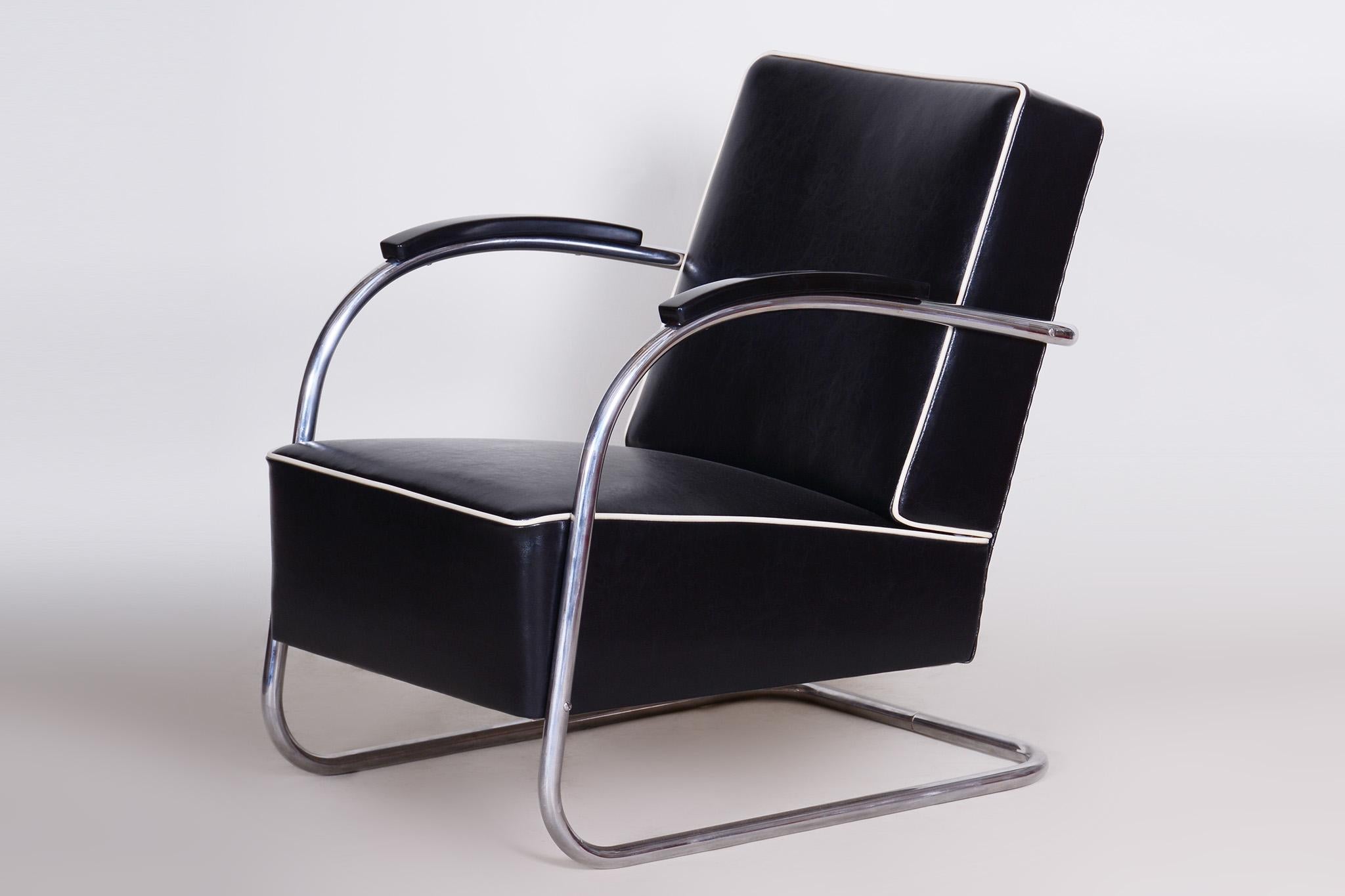 Pair of Black Bauhaus Armchairs, Made by Mucke Melder in 1930s Czechia In Good Condition For Sale In Horomerice, CZ