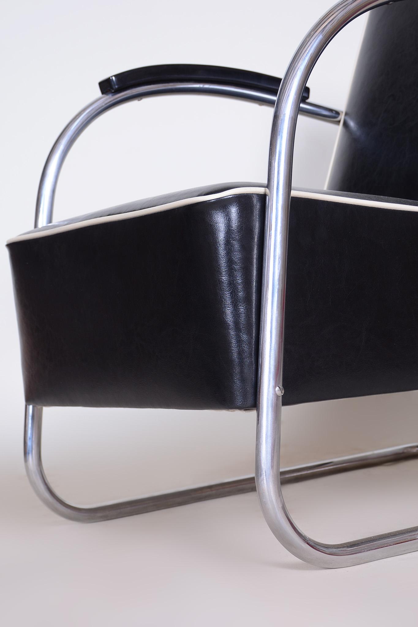 Pair of Black Bauhaus Armchairs, Made by Mucke Melder in 1930s Czechia For Sale 1