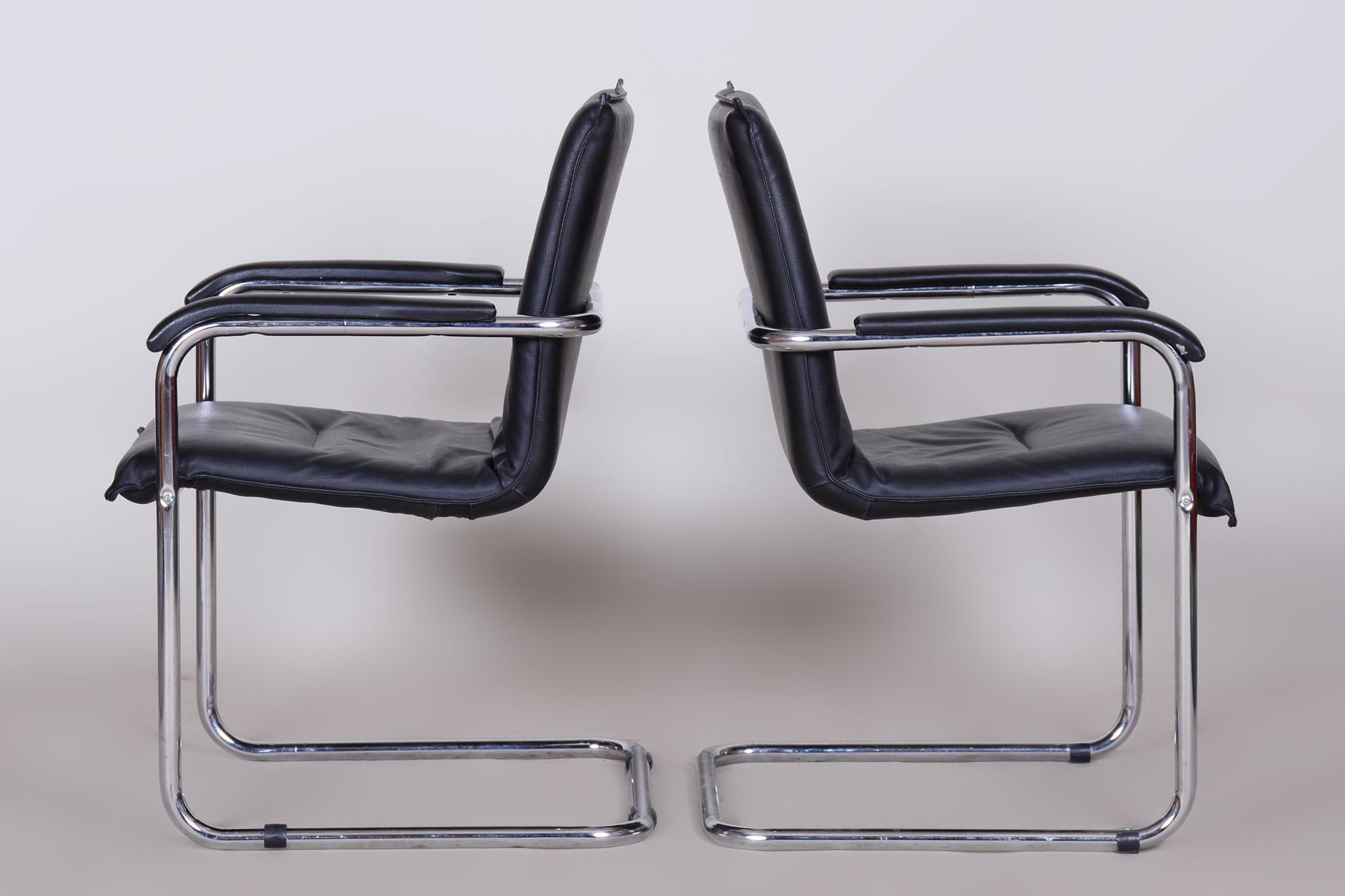 Paire de chaises Bauhaus noires en cuir artificiel, années 1970, Allemagne en vente 1