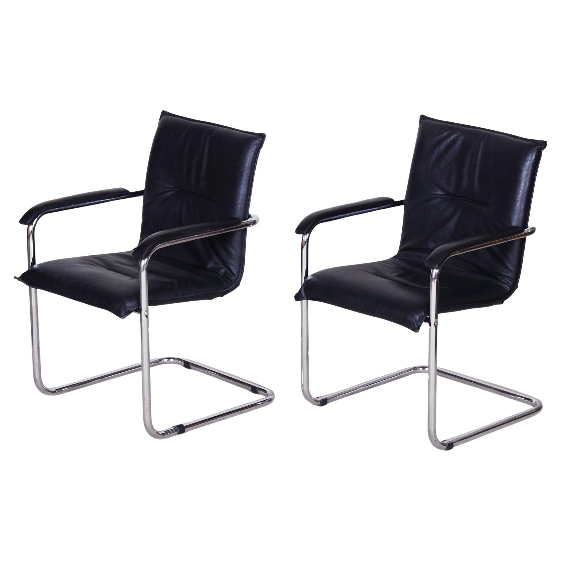 Paire de chaises Bauhaus noires en cuir artificiel, années 1970, Allemagne en vente