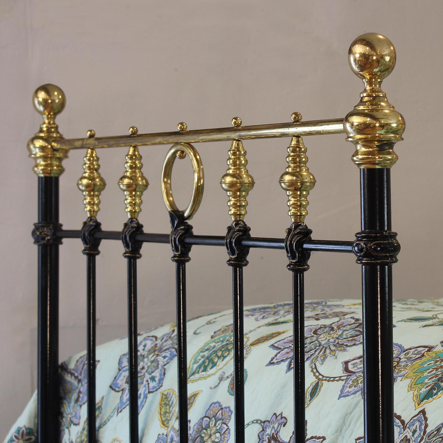 Brass Pair of Black Cast Iron Antique Beds in Black circa 1890 MP69 For Sale