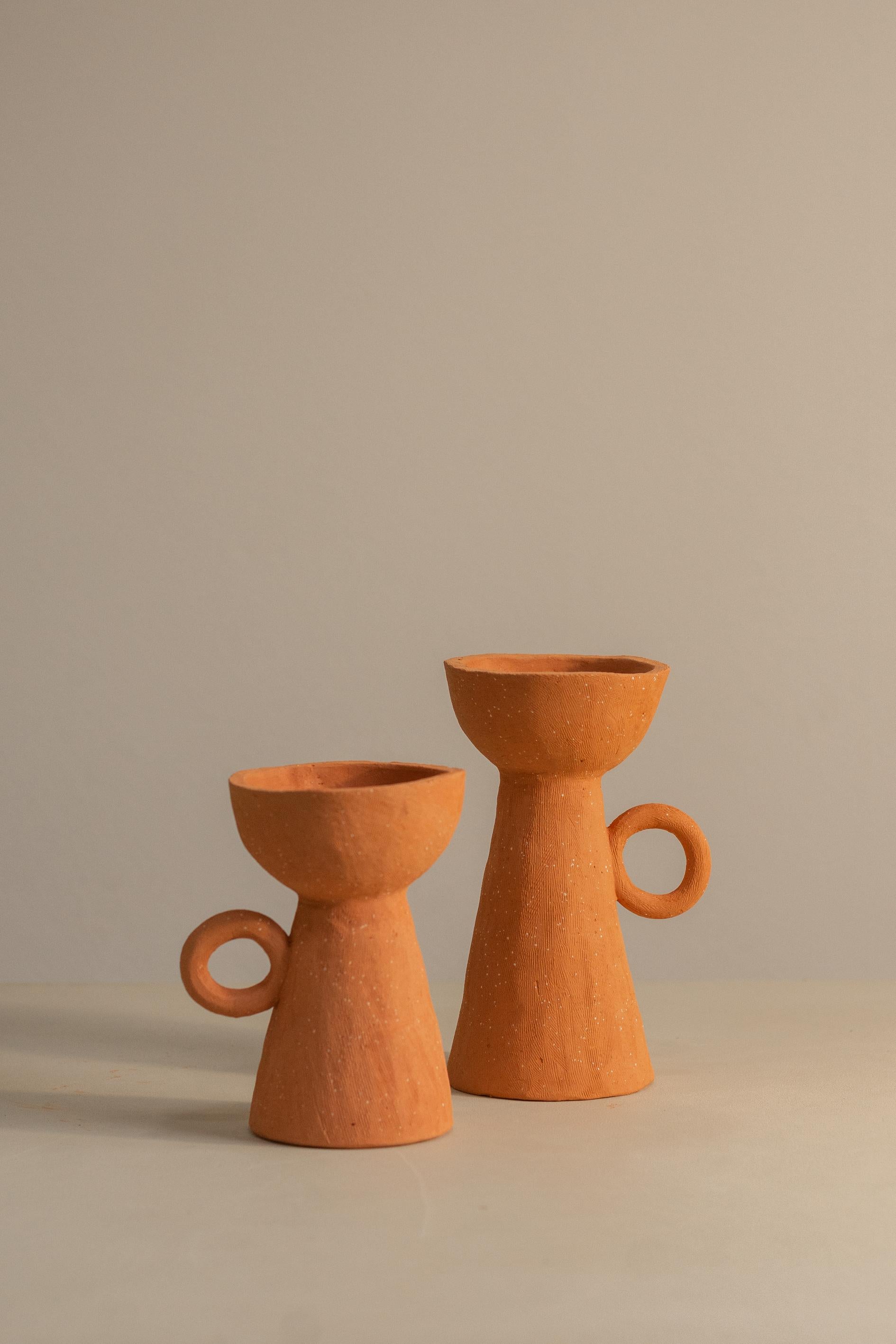 Paar schwarze Keramik-Kerzenhalter (Brasilianisch) im Angebot