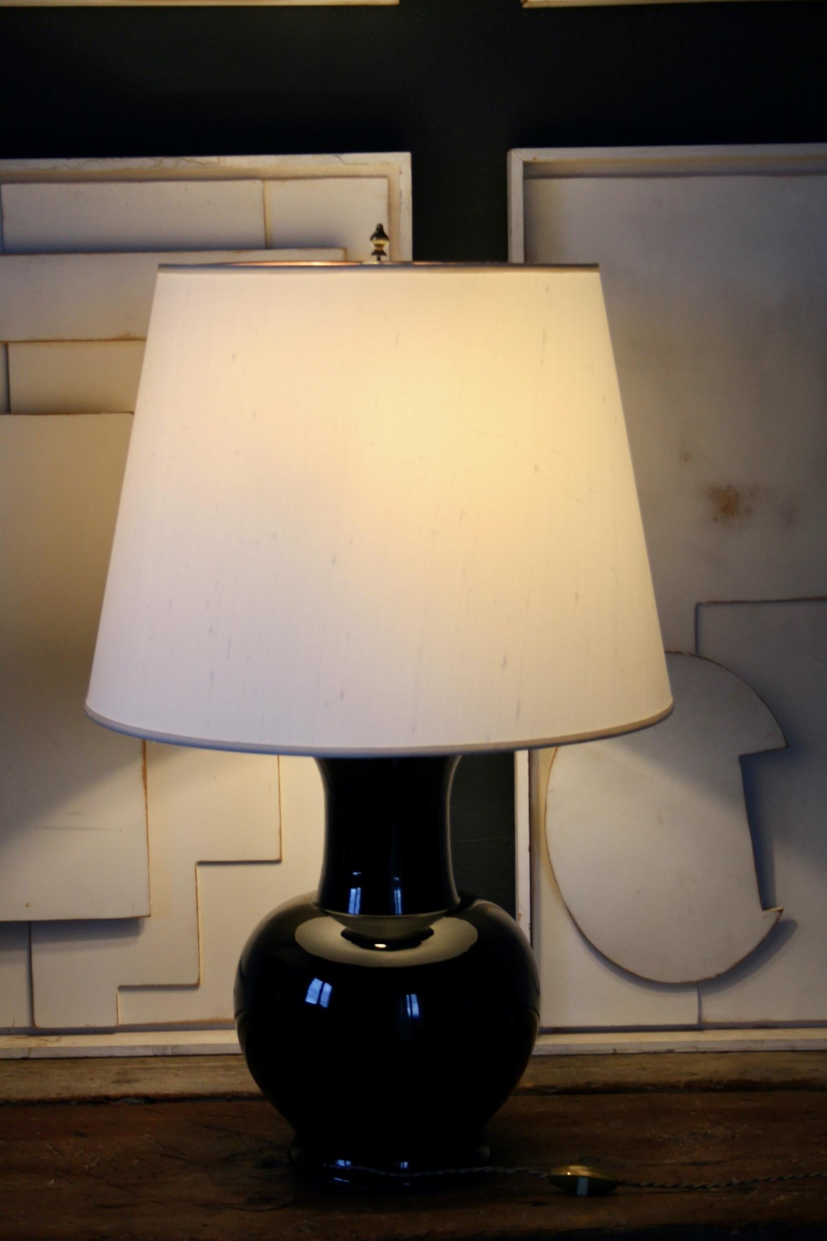 Paire de lampes de table en céramique noire en vente 6