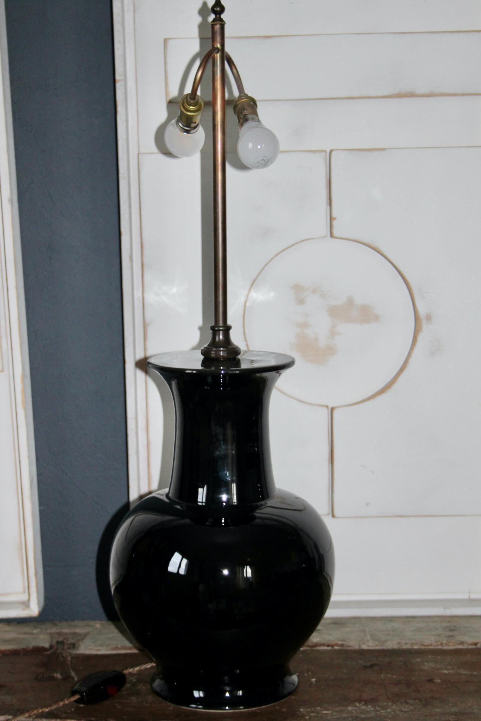 Fin du 20e siècle Paire de lampes de table en céramique noire en vente