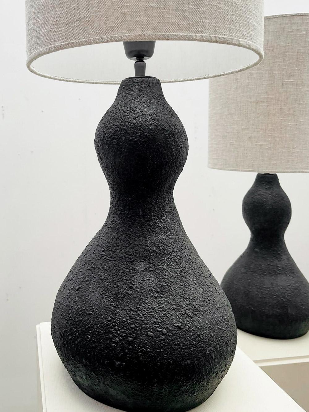 Paire de lampes de table en céramique noire d'Alice Vliers, Belgique Neuf - En vente à Brussels, BE