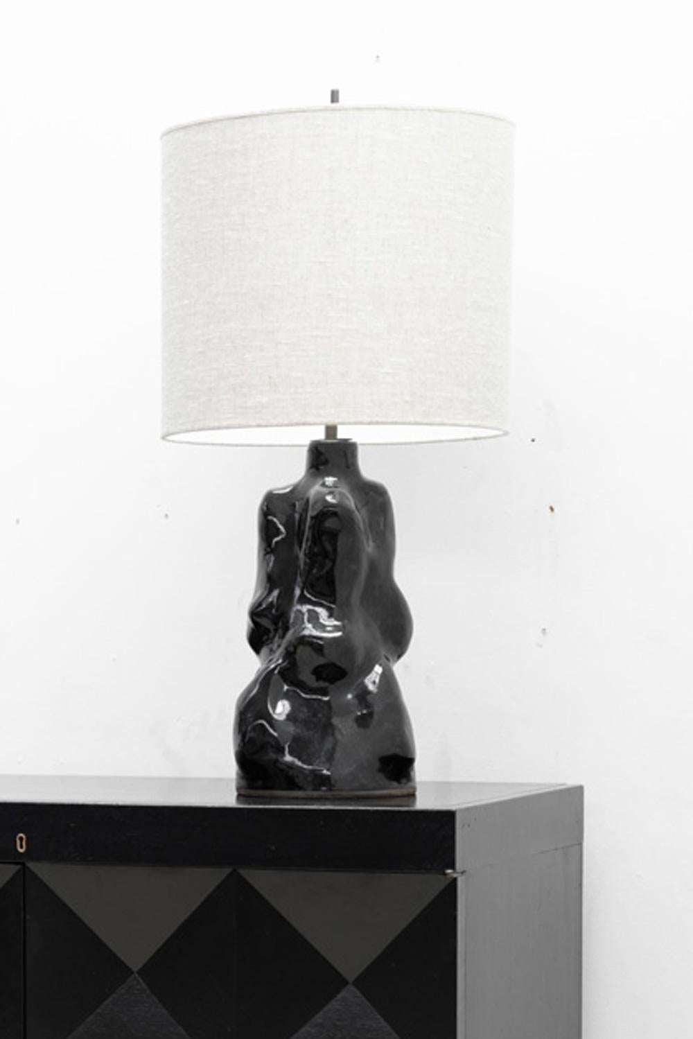 Paar schwarze Keramik-Tischlampen von Aliette Vliers, Belgien (21. Jahrhundert und zeitgenössisch) im Angebot