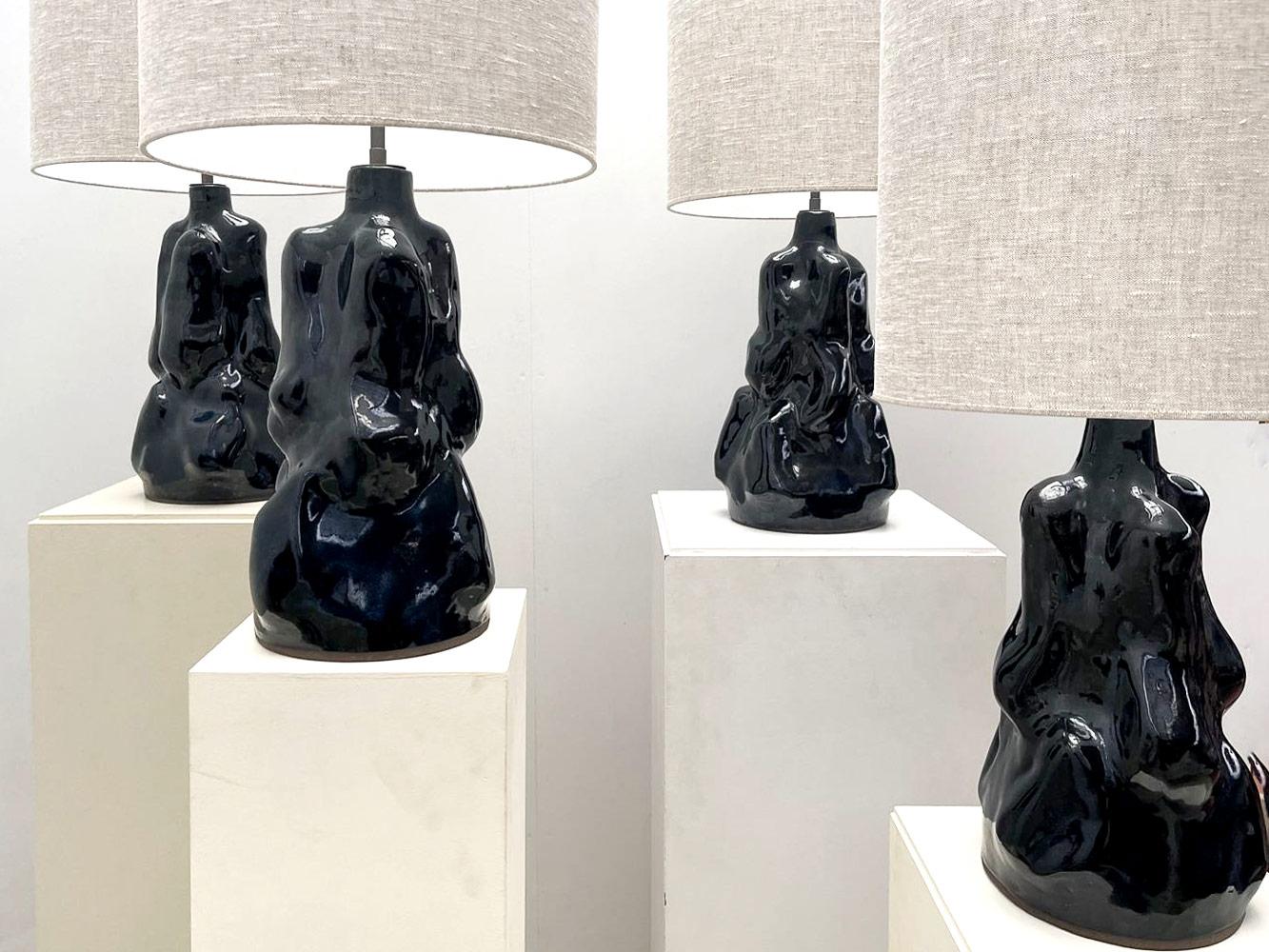 Paar schwarze Keramik-Tischlampen von Aliette Vliers, Belgien im Zustand „Neu“ im Angebot in Brussels, BE