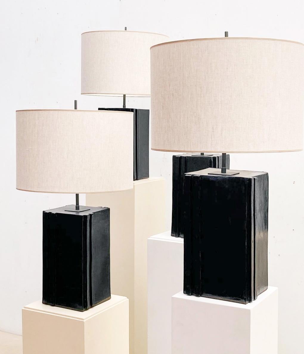 XXIe siècle et contemporain Paire de lampes de table en céramique noire d'Alice Vliers, Belgique en vente