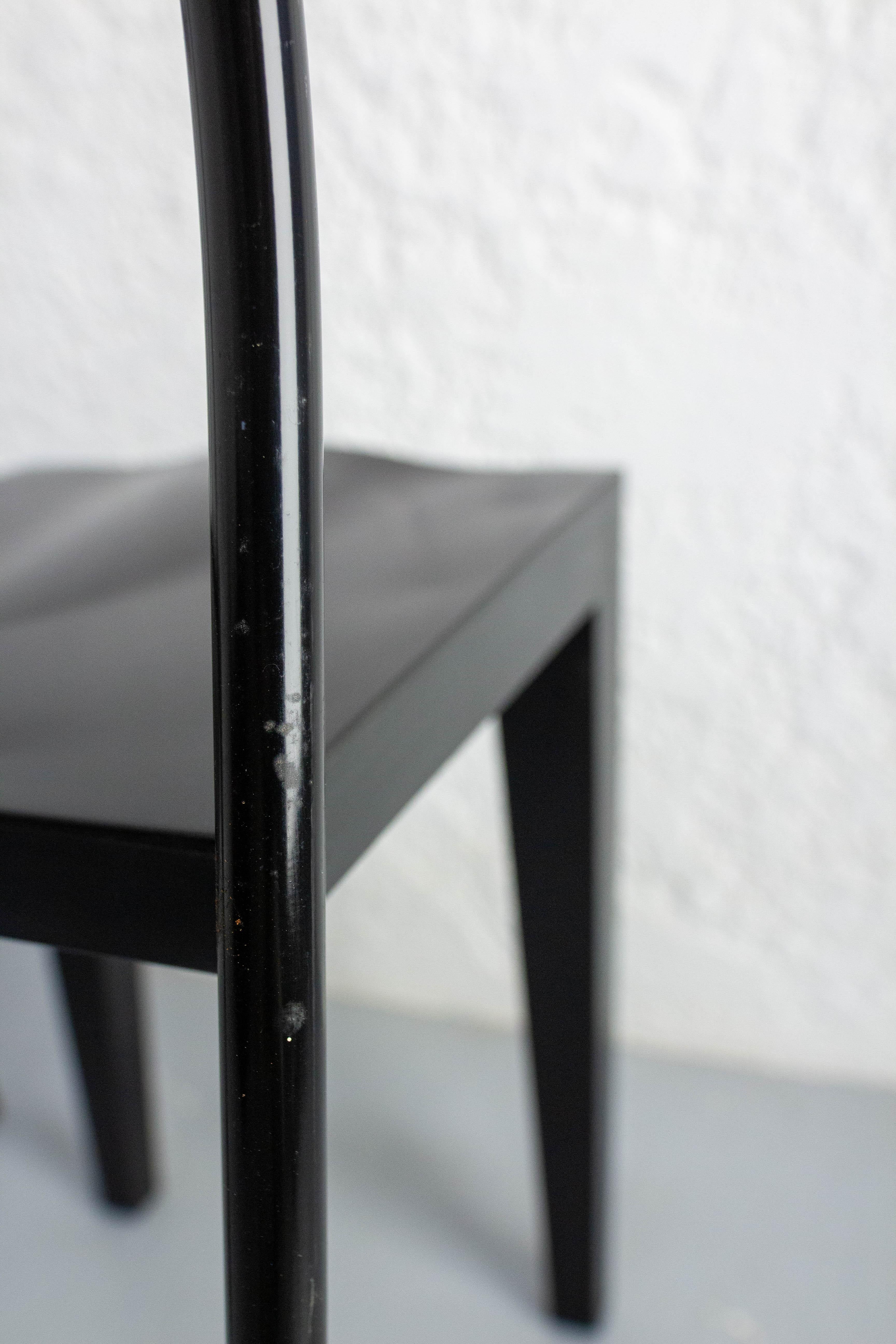 Paar schwarze Stühle Dr. Glob von Philippe Starck für Kartell, um 1980 im Angebot 4