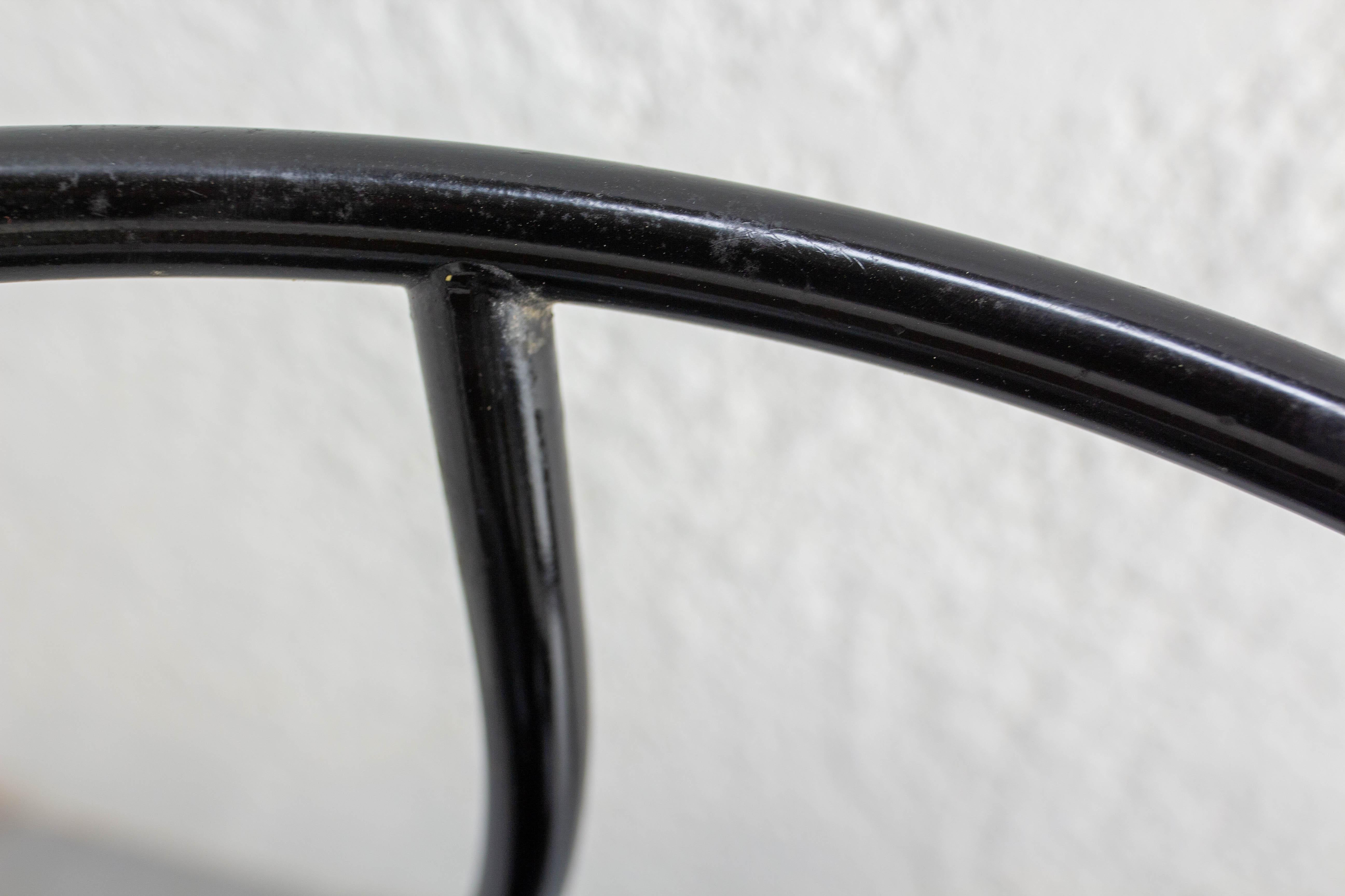 Paar schwarze Stühle Dr. Glob von Philippe Starck für Kartell, um 1980 im Angebot 5
