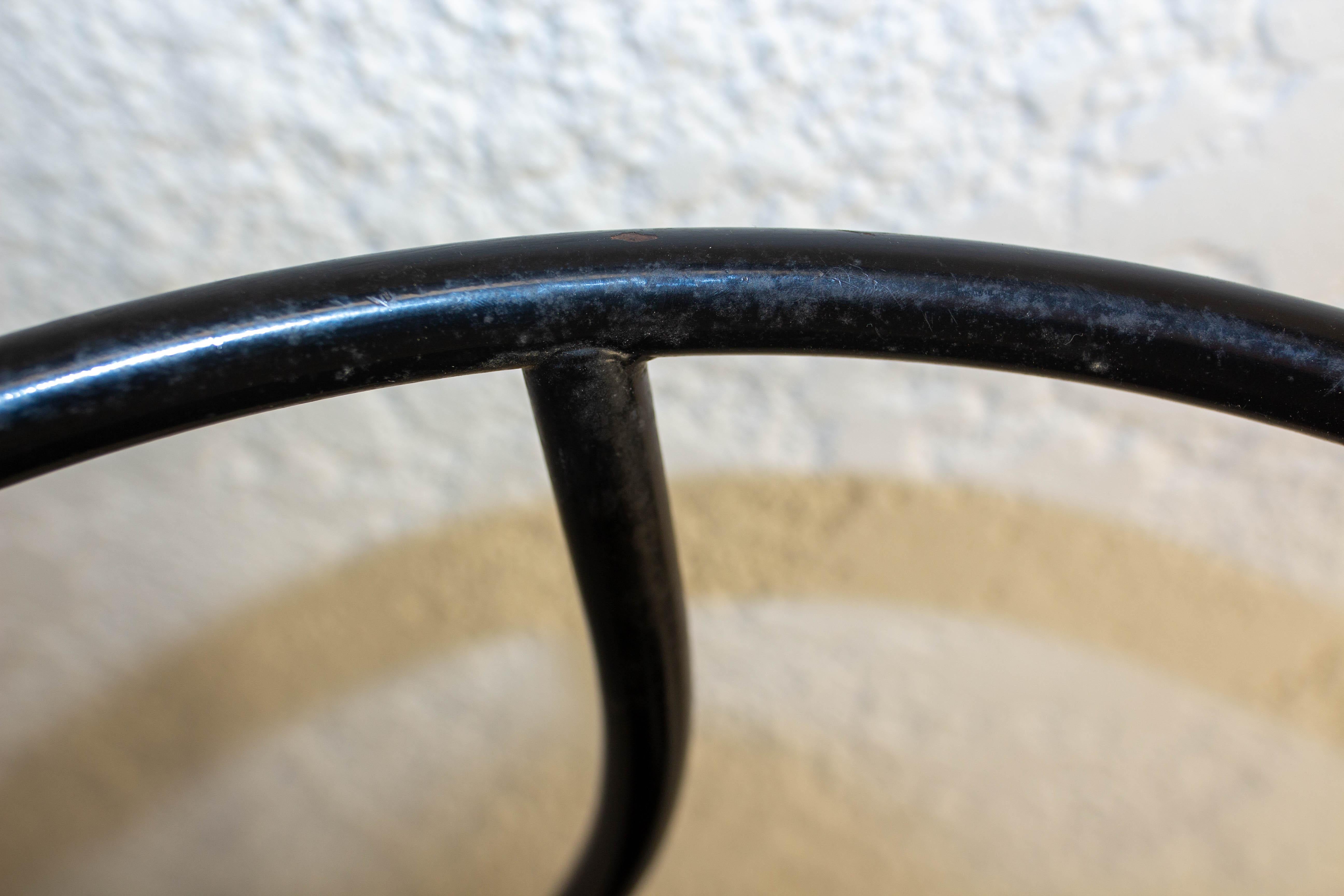 Paar schwarze Stühle Dr. Glob von Philippe Starck für Kartell, um 1980 im Angebot 6