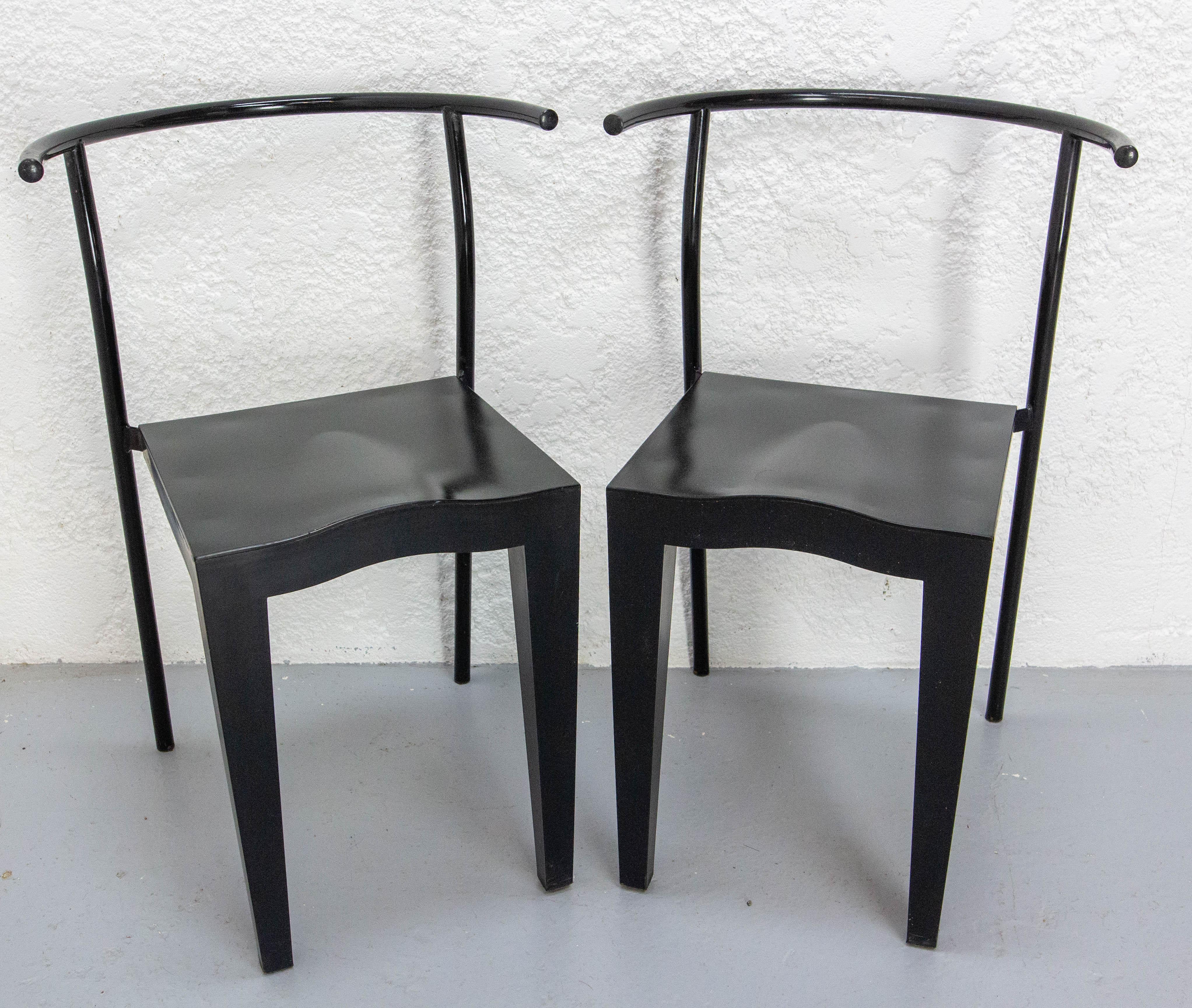 Kartell Dr. Glob schwarzer moderner Stuhl. Der Dr. Glob Stuhl wurde von dem renommierten Designer Philippe Starck für Kartell in Italien entworfen. Phillipe Starcks moderne Interpretation eines klassischen Stuhls aus zwei verschiedenen MATERIALEN
