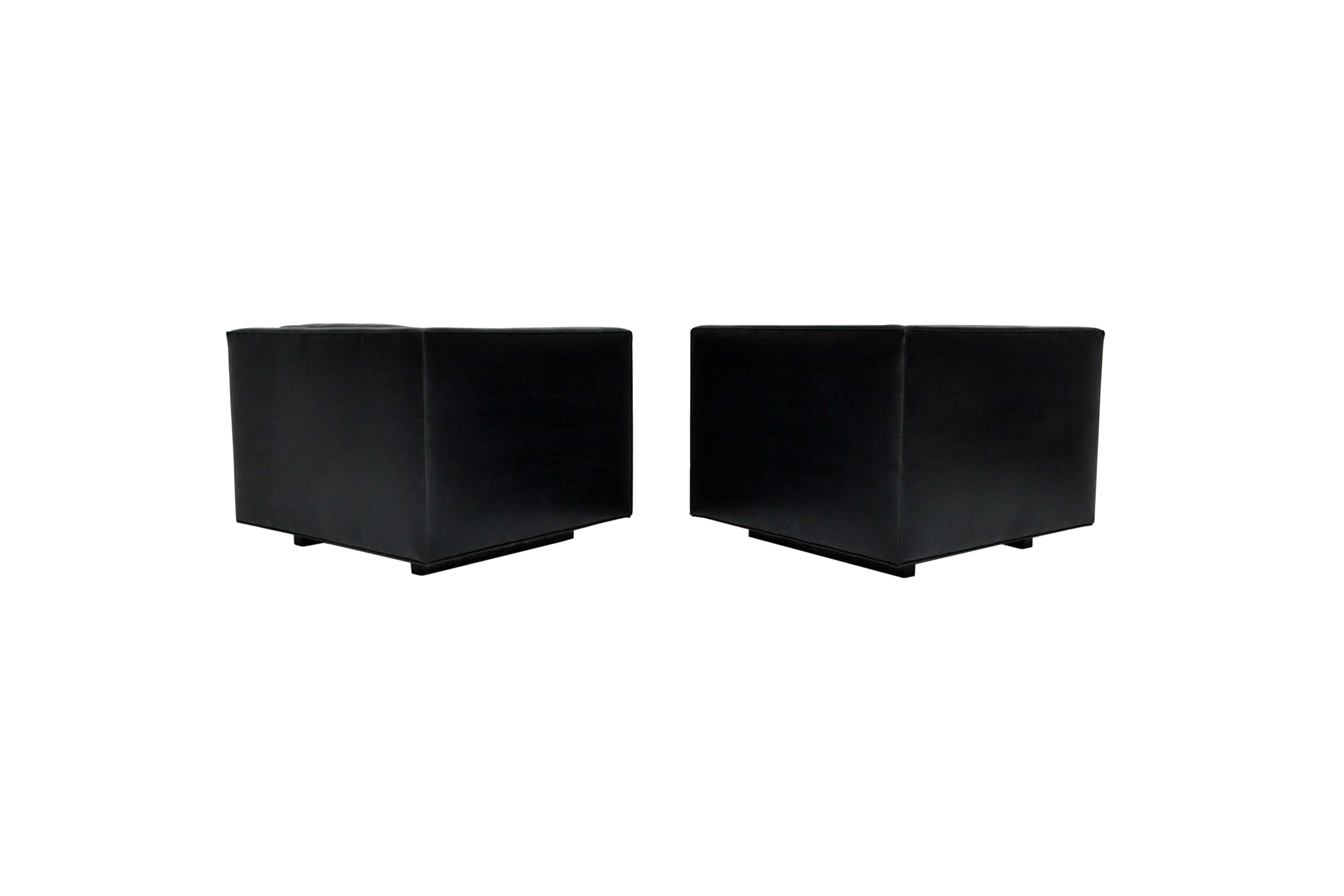 Paar schwarze „Channel“-Stühle entworfen von Roger Sprunger für Dunbar (Polster) im Angebot