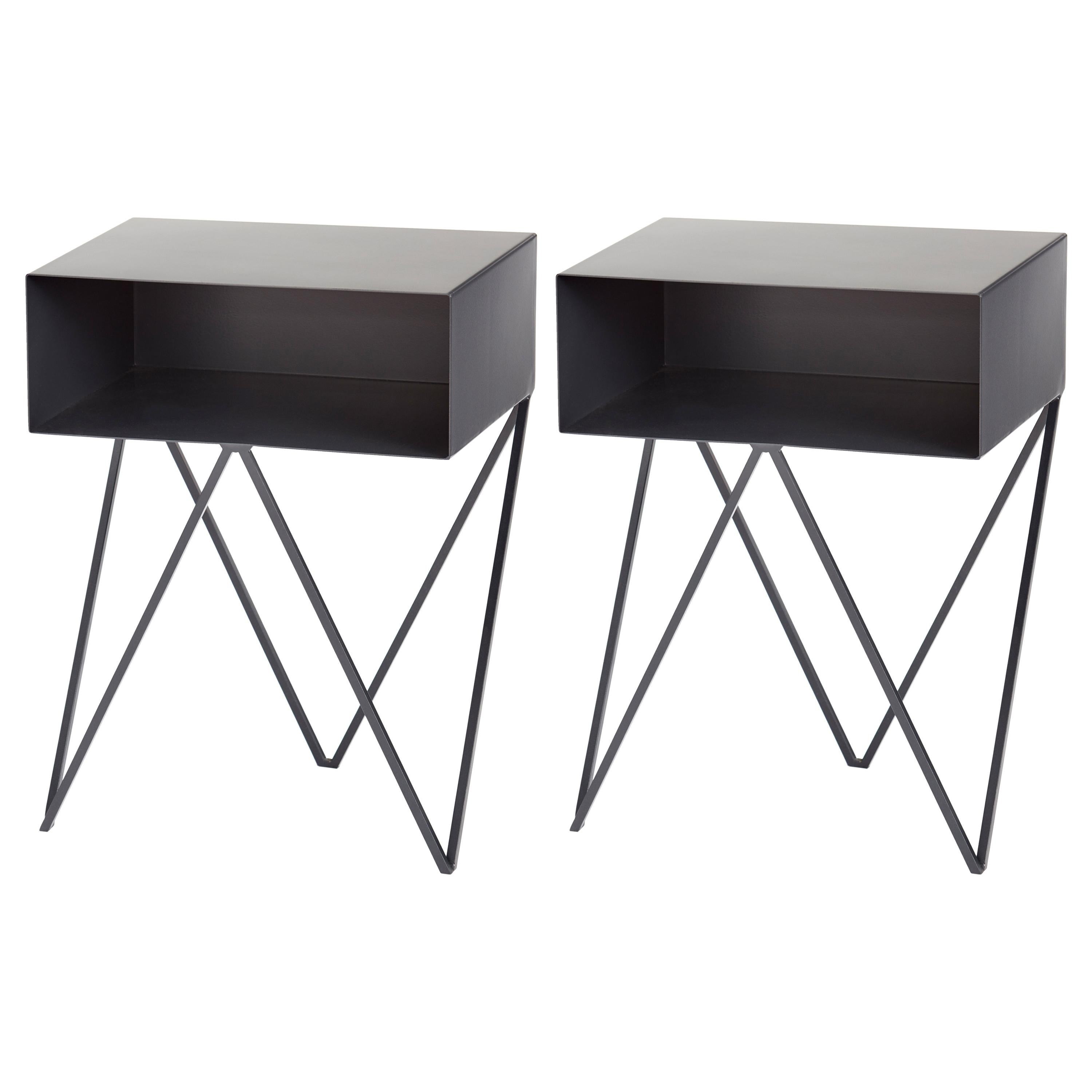 Paire de tables de chevet Robot en acier noir - Tables de nuit en vente