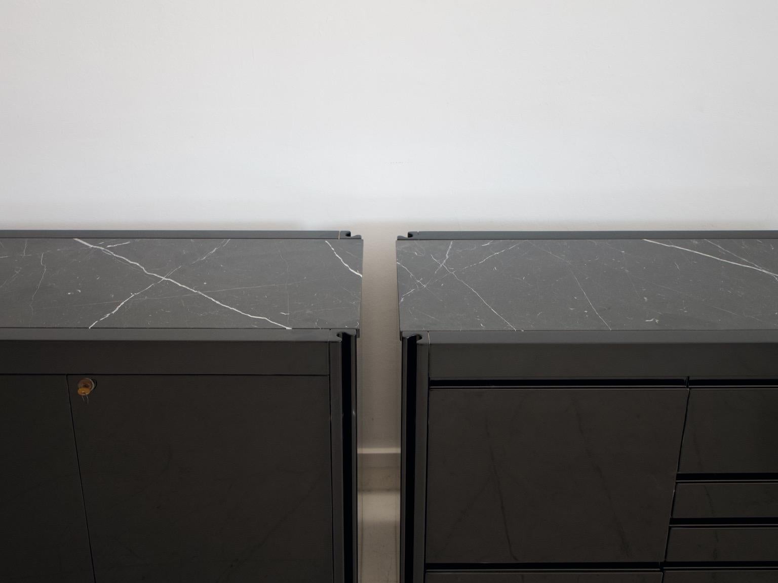 Pair of Black Credenzas with Marble Top by Angelo Mangiarotti (Italienisch)