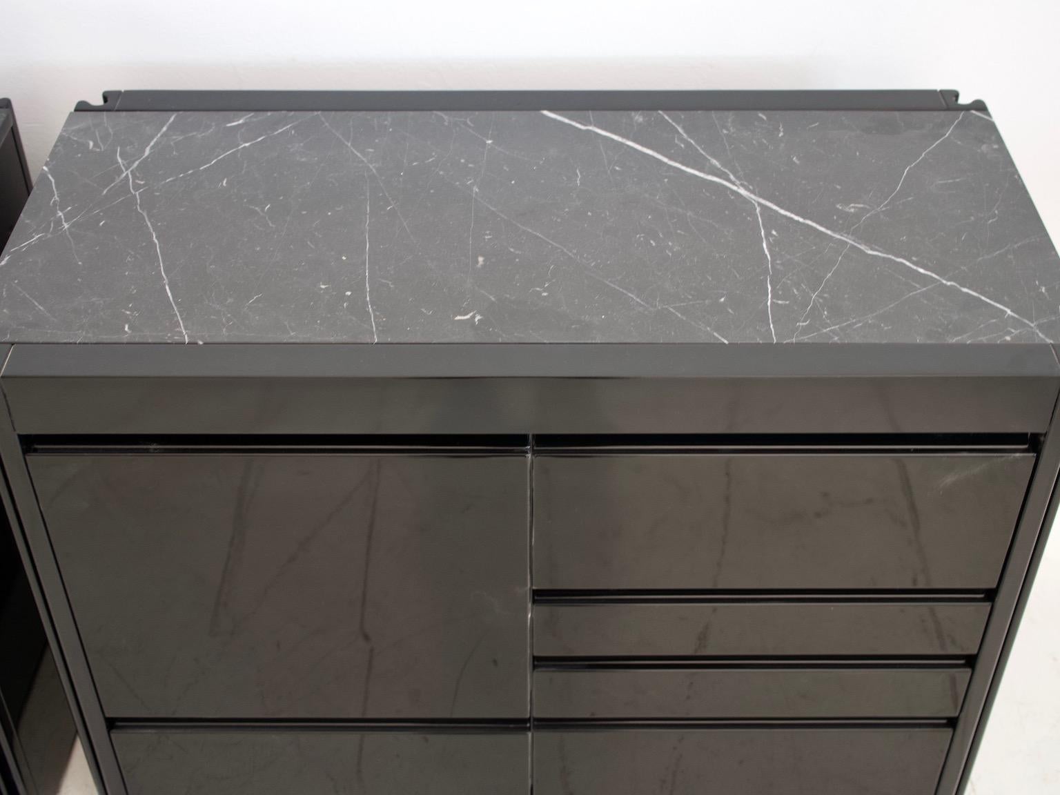 Pair of Black Credenzas with Marble Top by Angelo Mangiarotti im Zustand „Gut“ in Madrid, ES