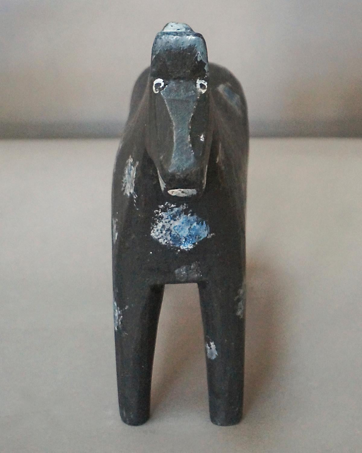 Pair of Black Dala Horses In Good Condition In Great Barrington, MA