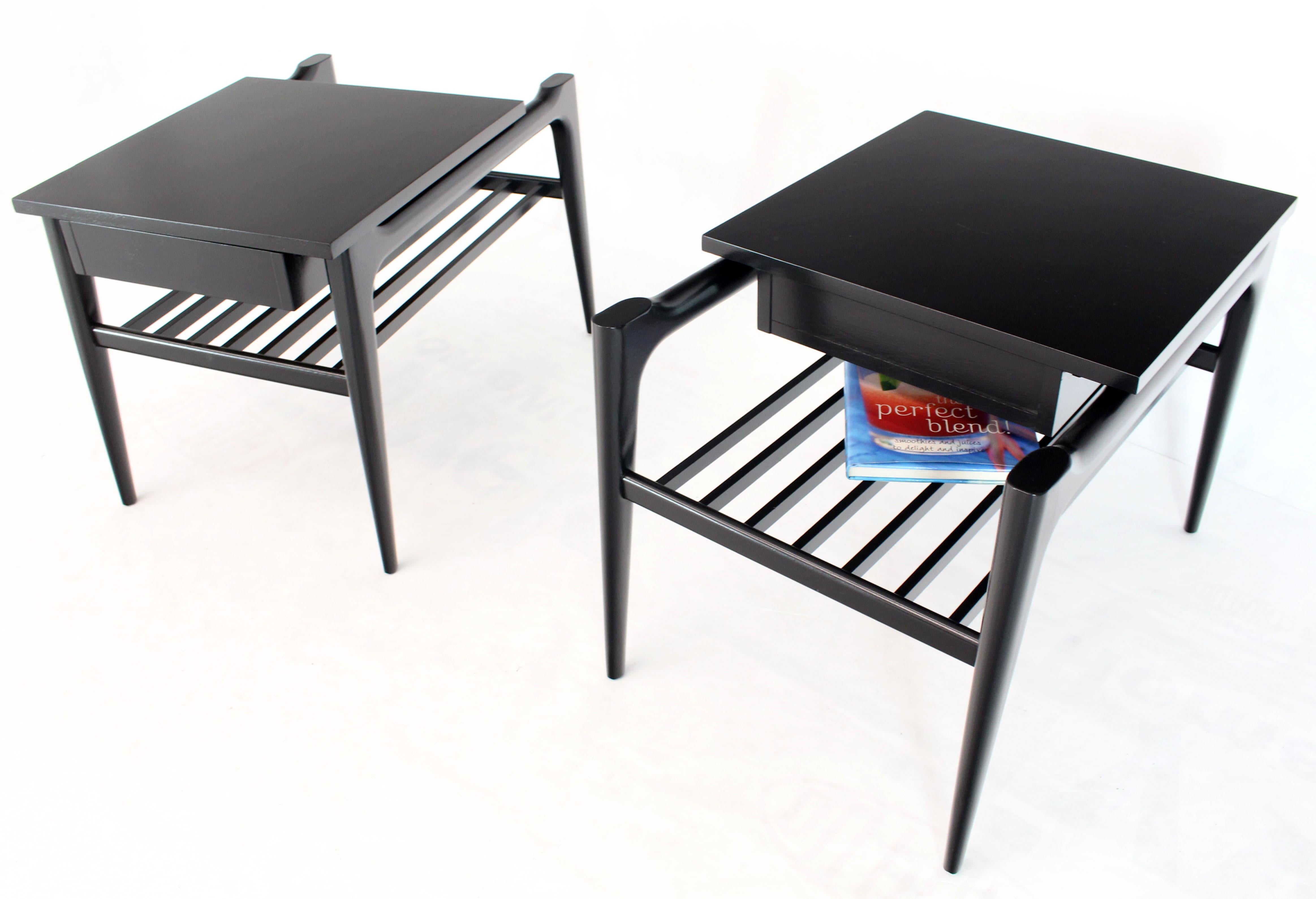 Mid-Century Modern Pair of Black Ebonised One Drawer End Nightstands with Magazine Rack Sculptural For Sale