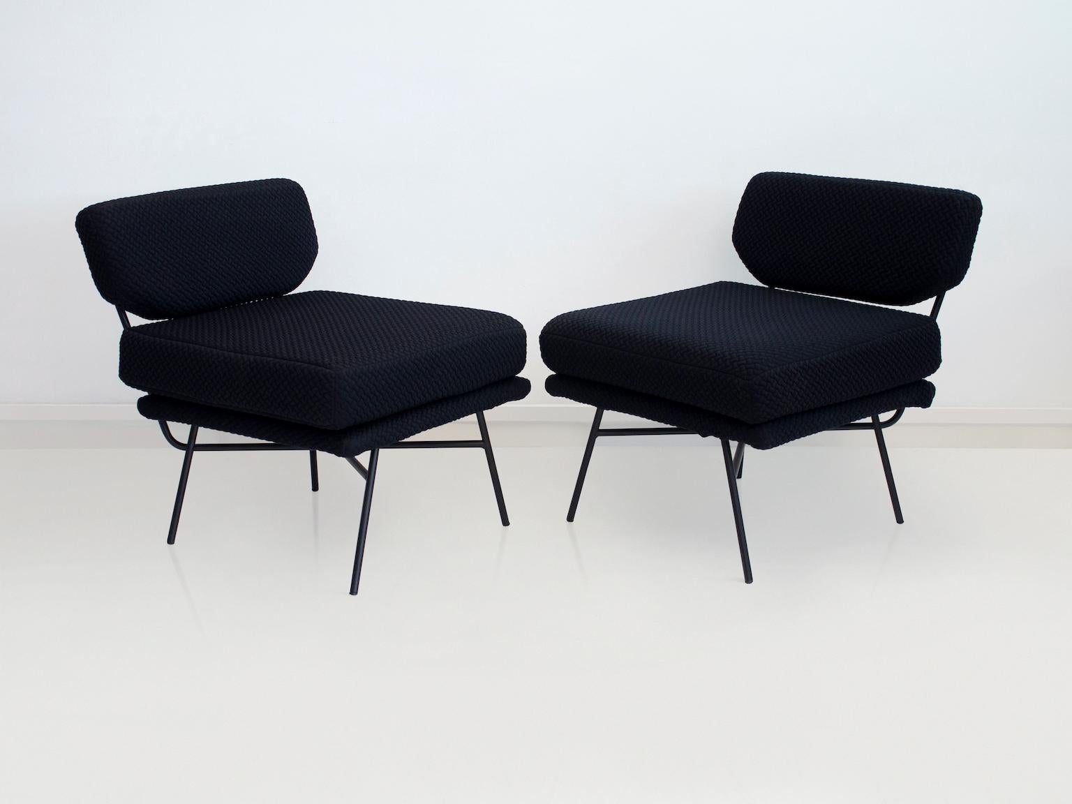 Italian Pair of Black Elettra Lounge Chairs by Arflex For Sale